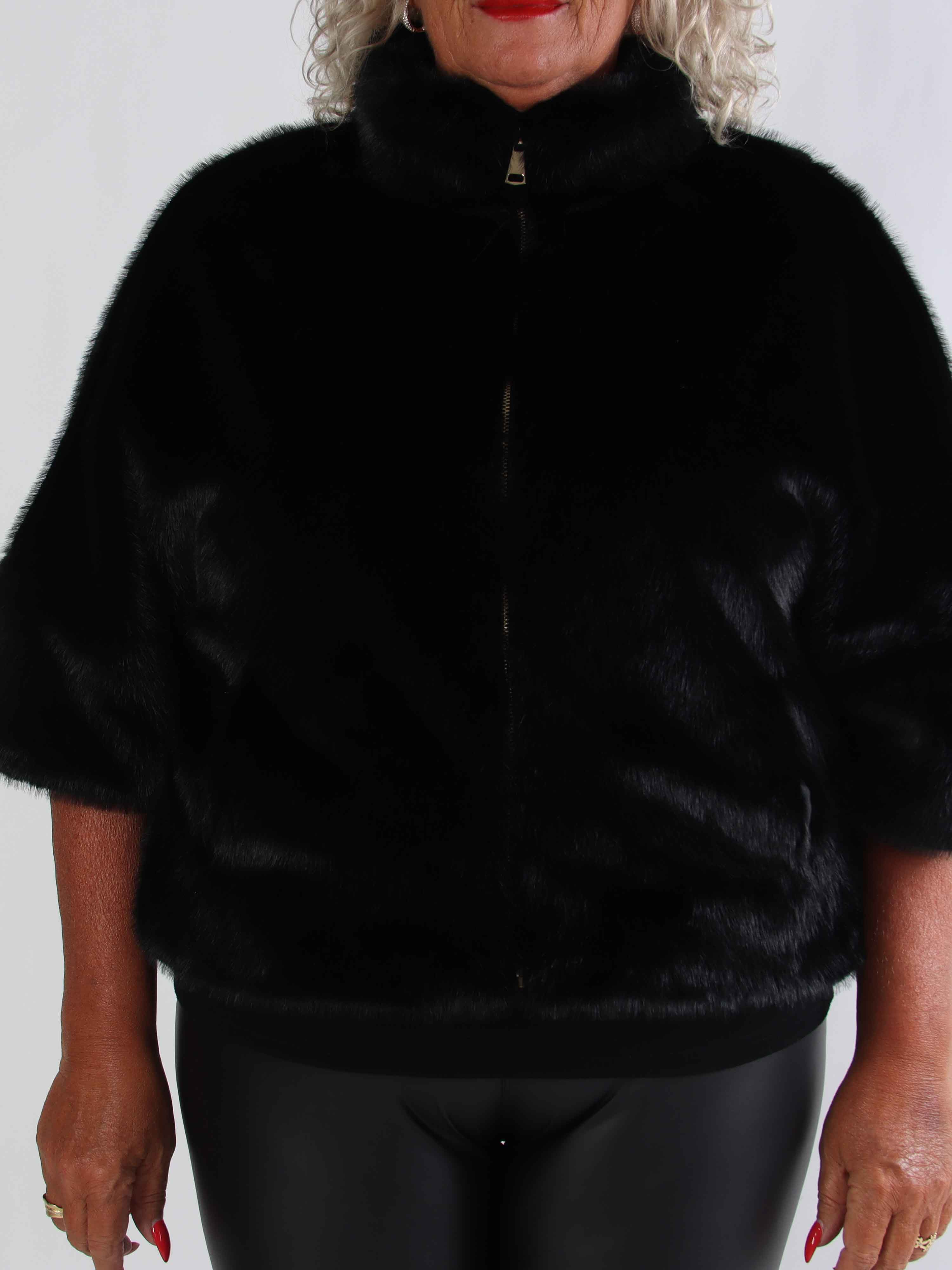 Torrey - Elegant plus size faux fur jakke i lys beige med 3/4 ærmer