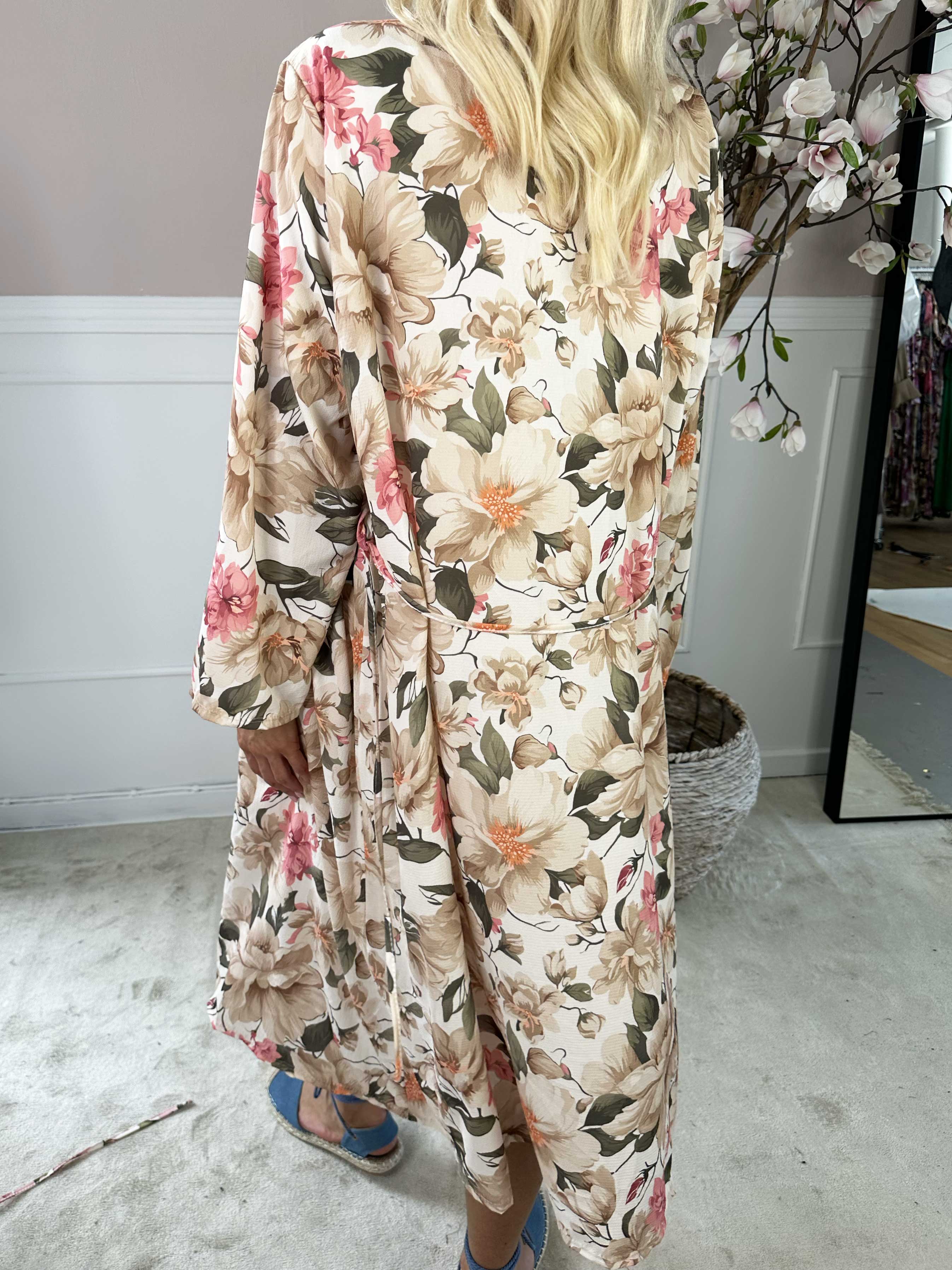Flower Kimono - Sød lang kimono med blomsterprint