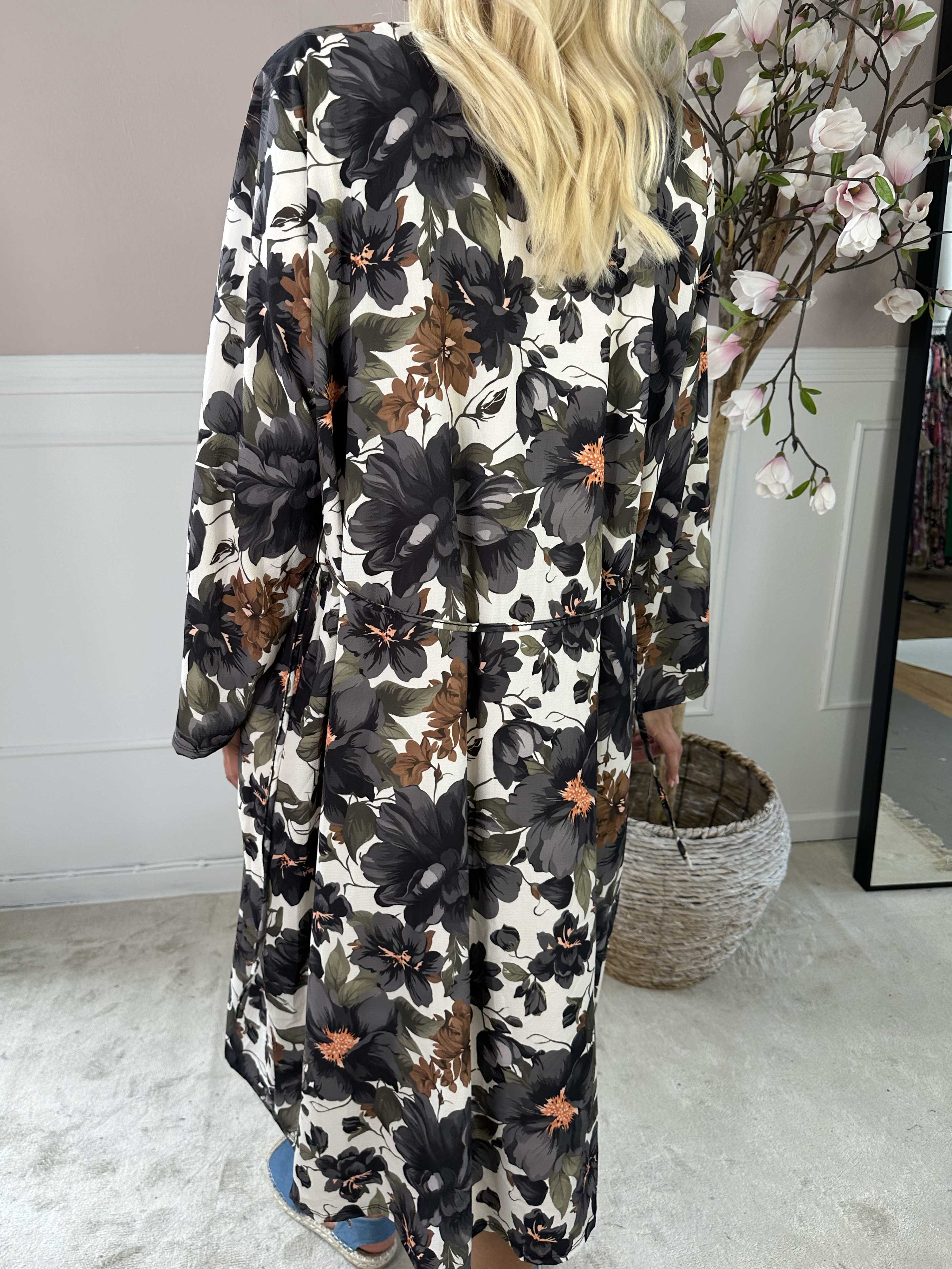 Flower Kimono - Sød lang kimono med blomsterprint