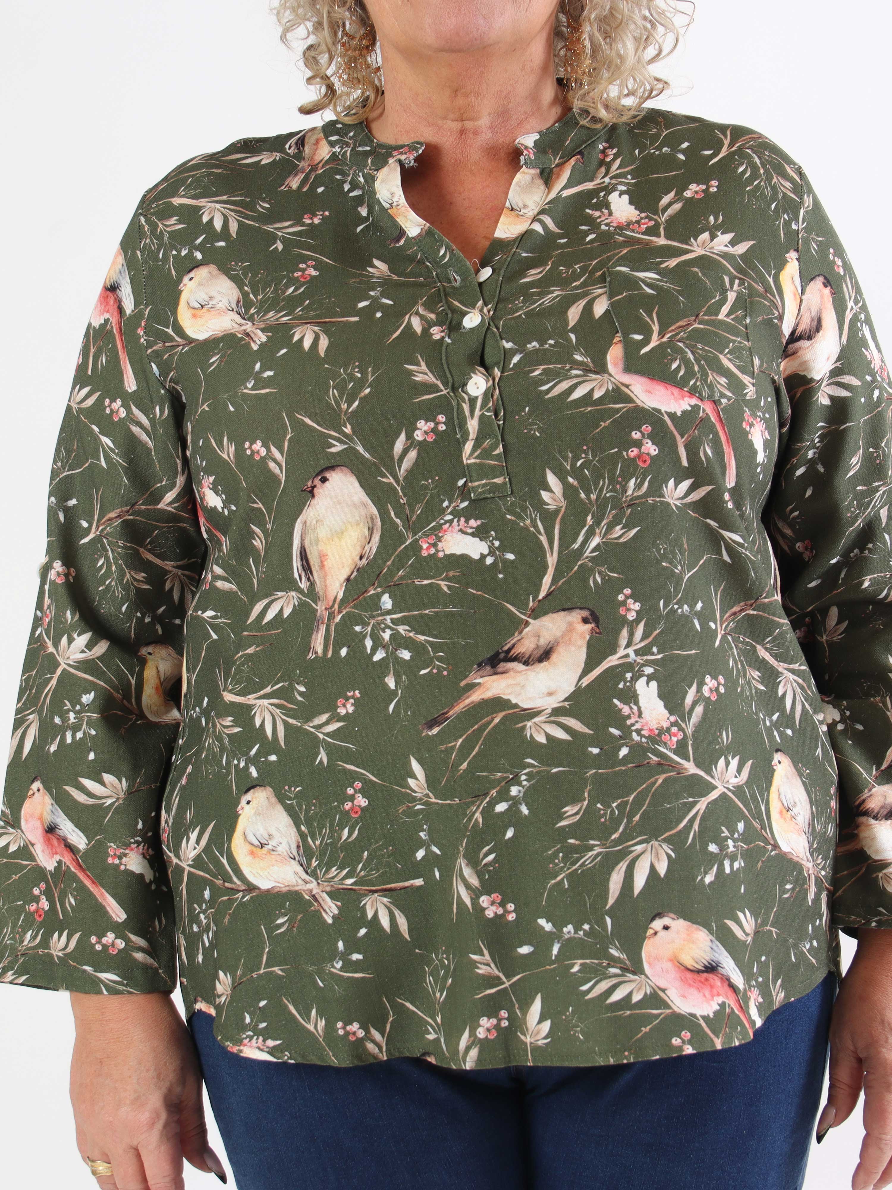 Carmen - Plus size skjorte med fugle lavet i hør og bomuld