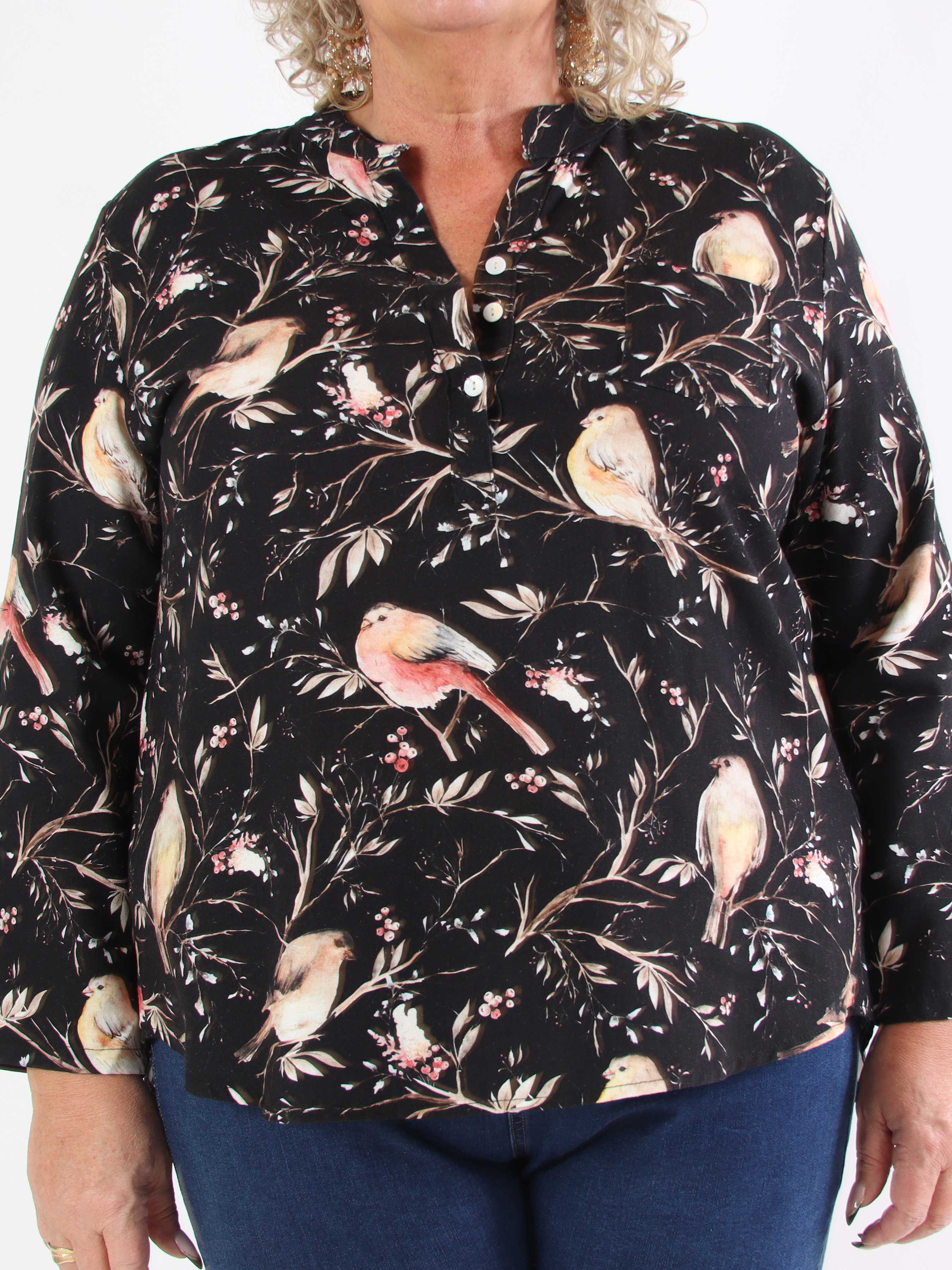 Carmen - Plus size skjorte med fugle lavet i hør og bomuld