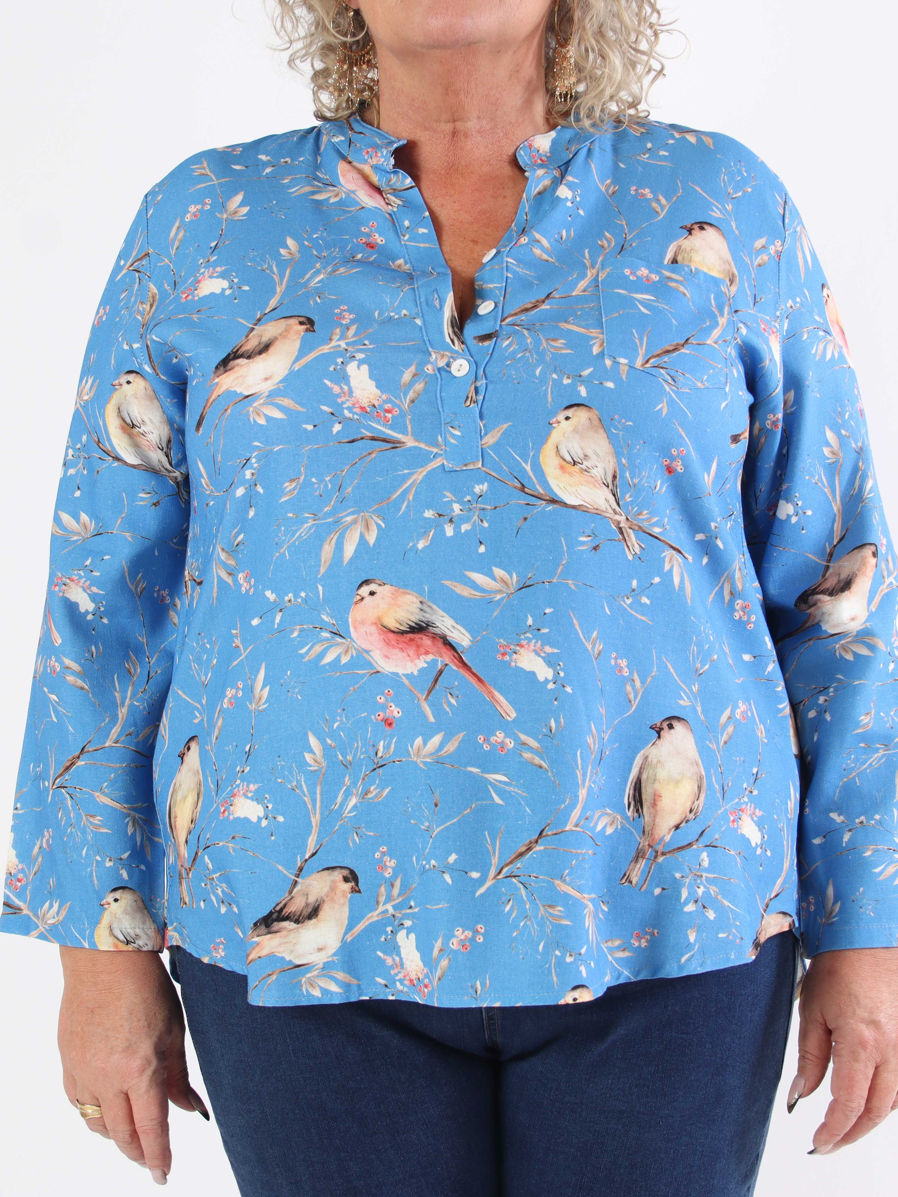 Carmen - Plus size skjorte med fugle lavet i hør og bomuld