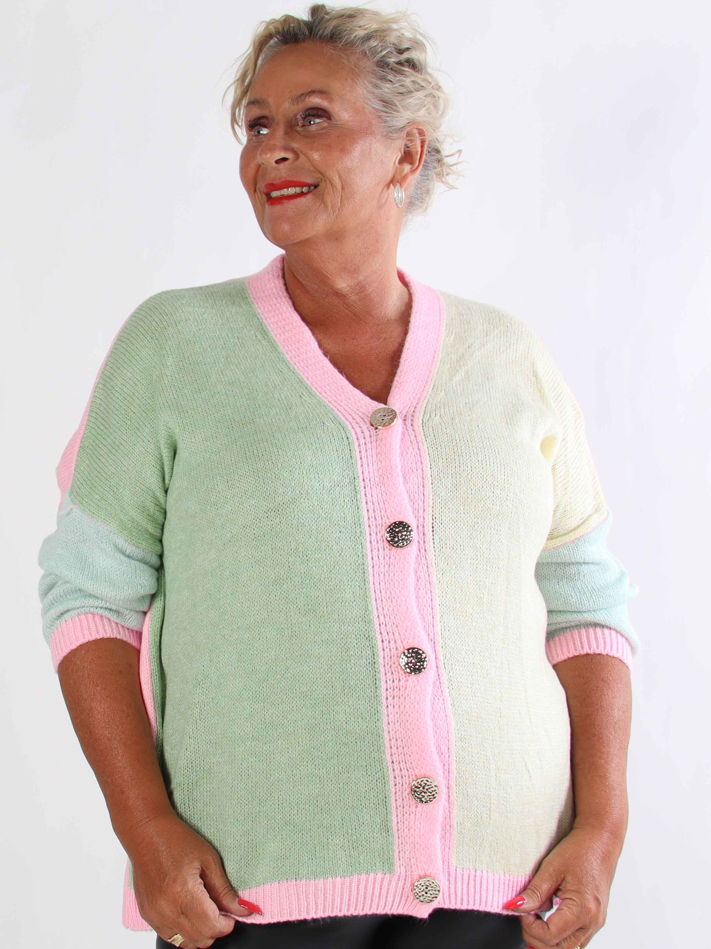 Hebe - Flerfarvet strikcardigan i plus size med guld knapper