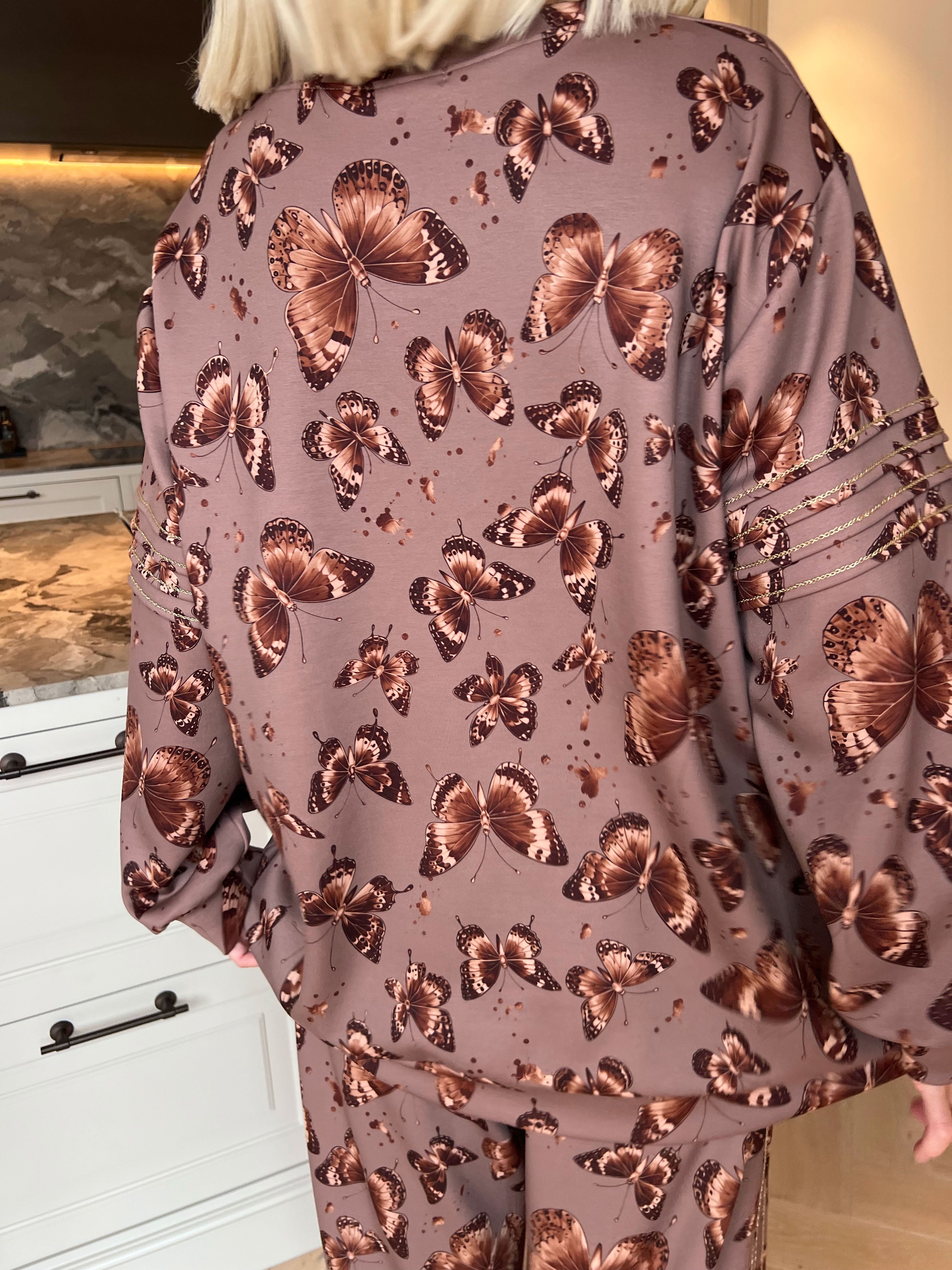 Dream Butterfly - Plus size joggingsæt i viskose med sommerfugleprint og ribkanter
