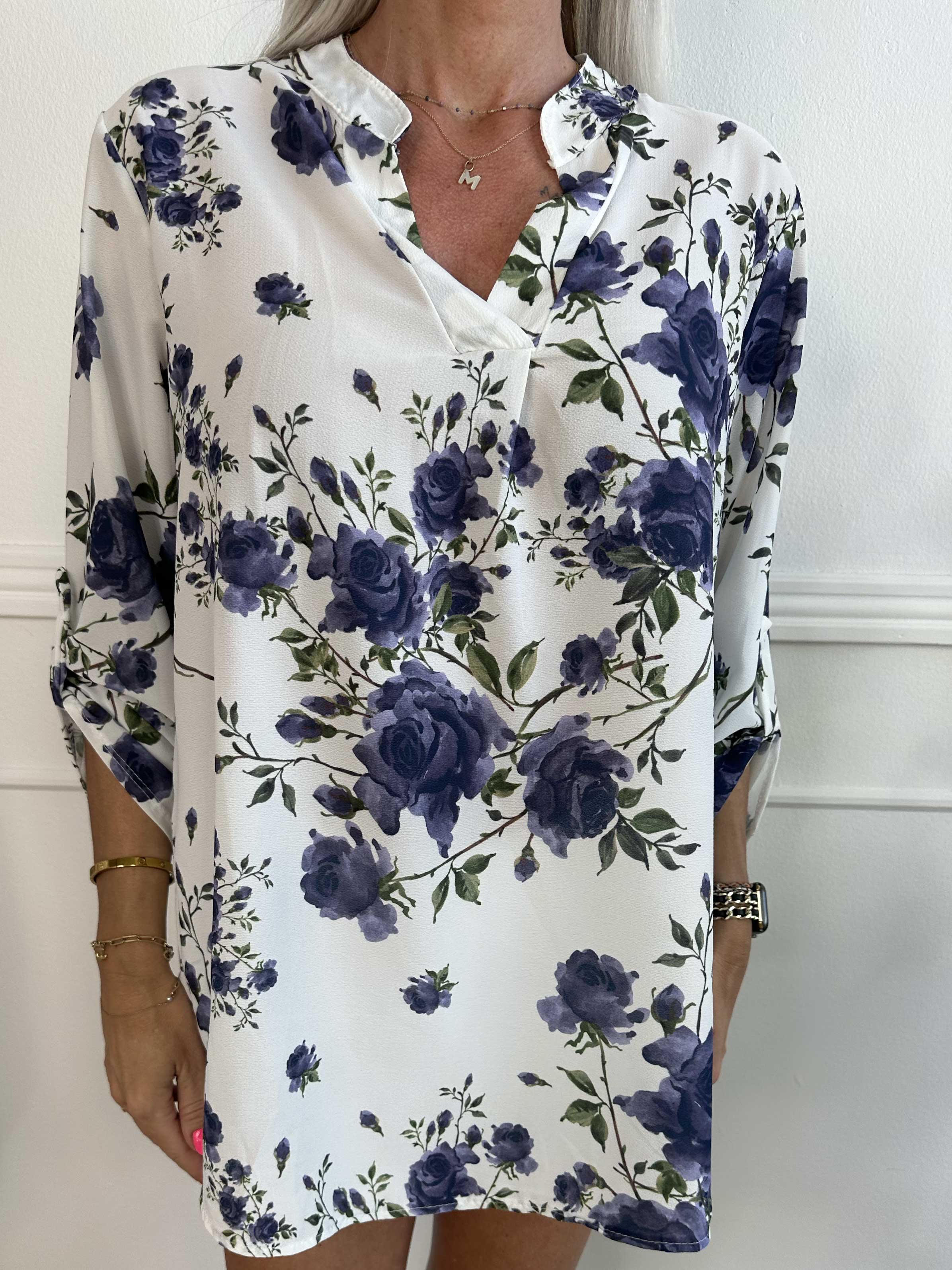 Vanesa Rose - Let og luftig tunika med blomsterprint