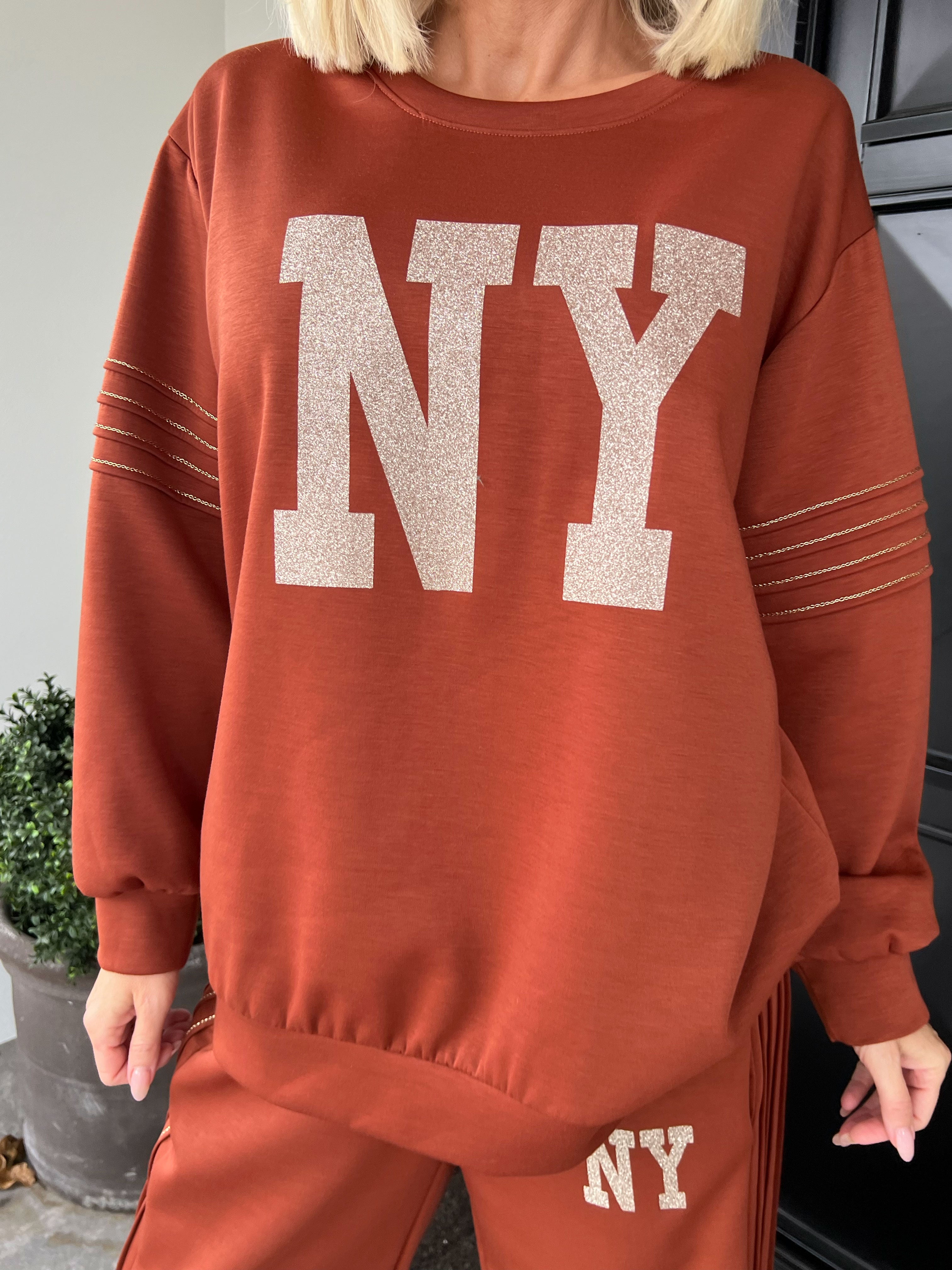 Dream NY - Joggingsæt i viskose med glitrende NEW YORK-tekst på maven