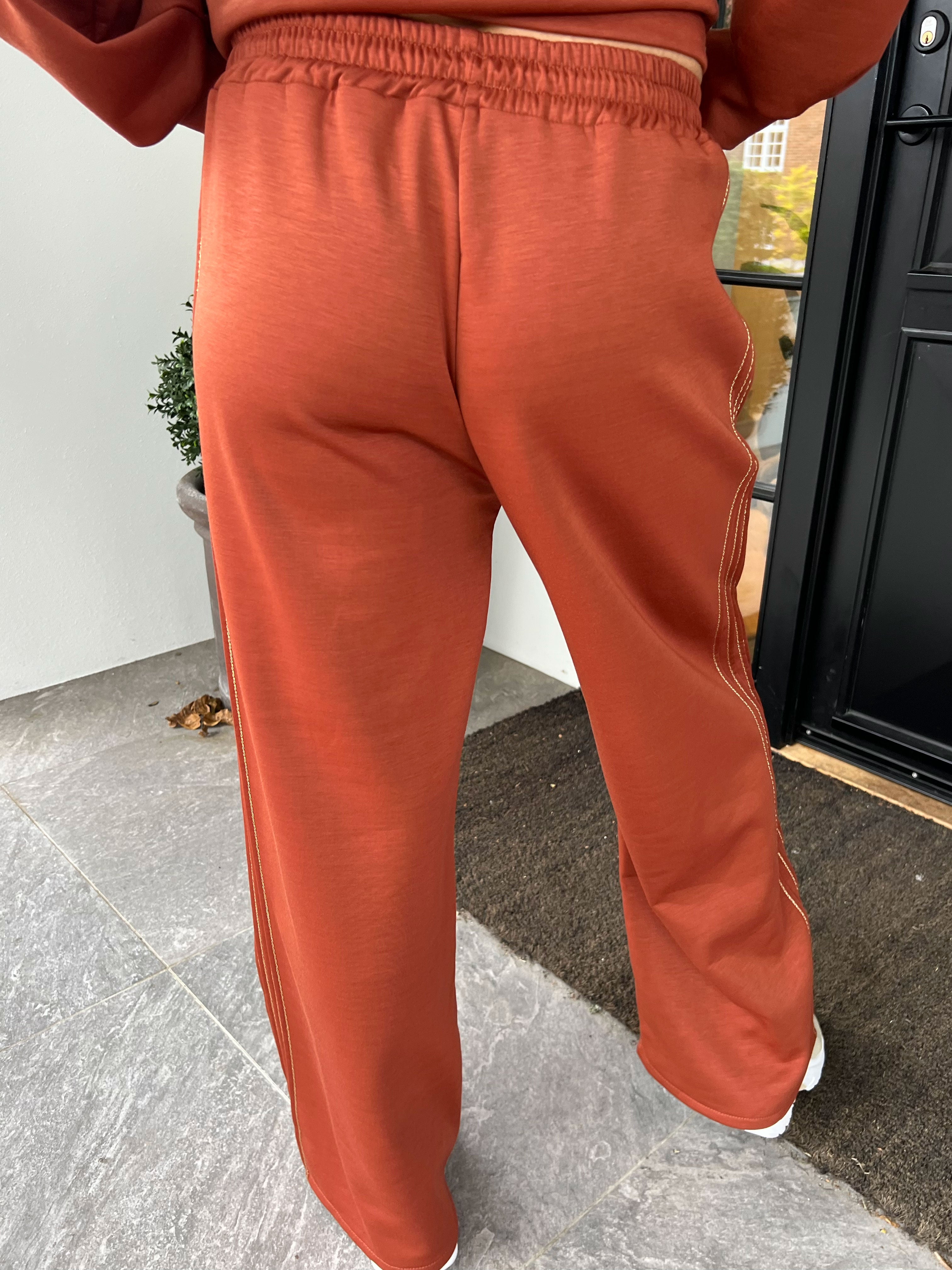 Dream NY - Plus size joggingsæt i viskose med glitrende NEW YORK-tekst på maven