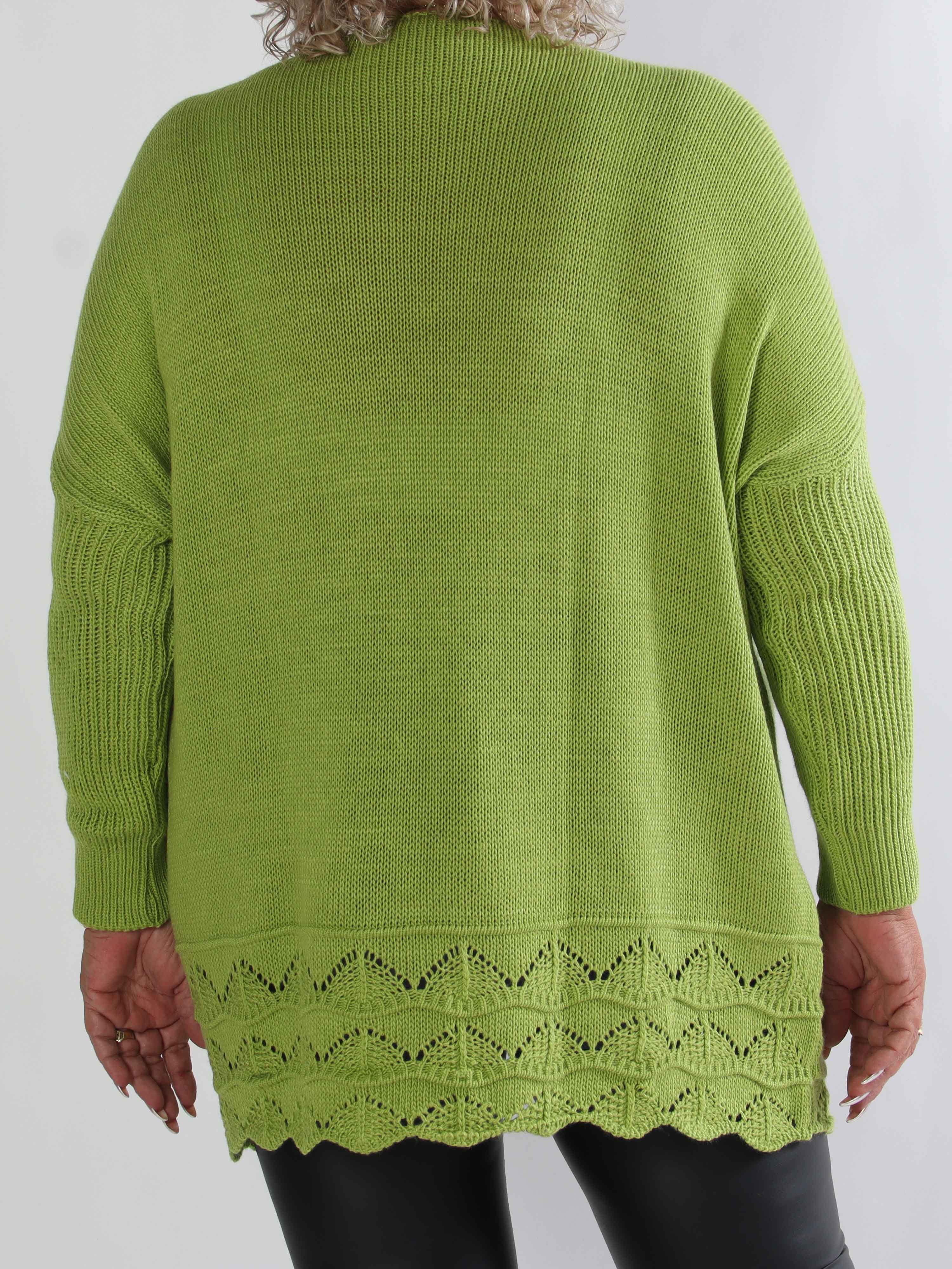 Rebeca - Ensfarvet plus size strikbluse med mønster forneden