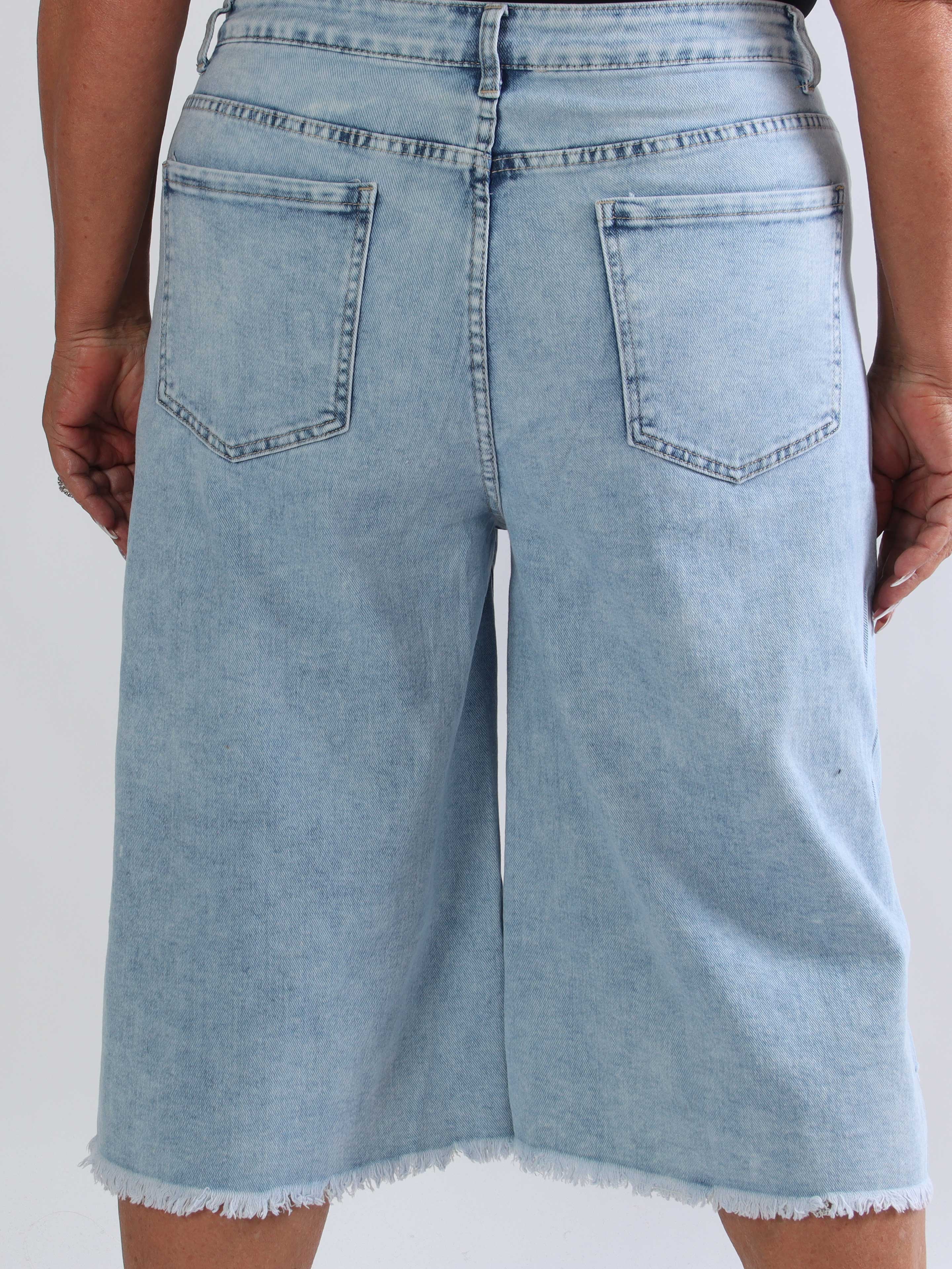 Kabrina - Knælange denimshorts med brede bukseben