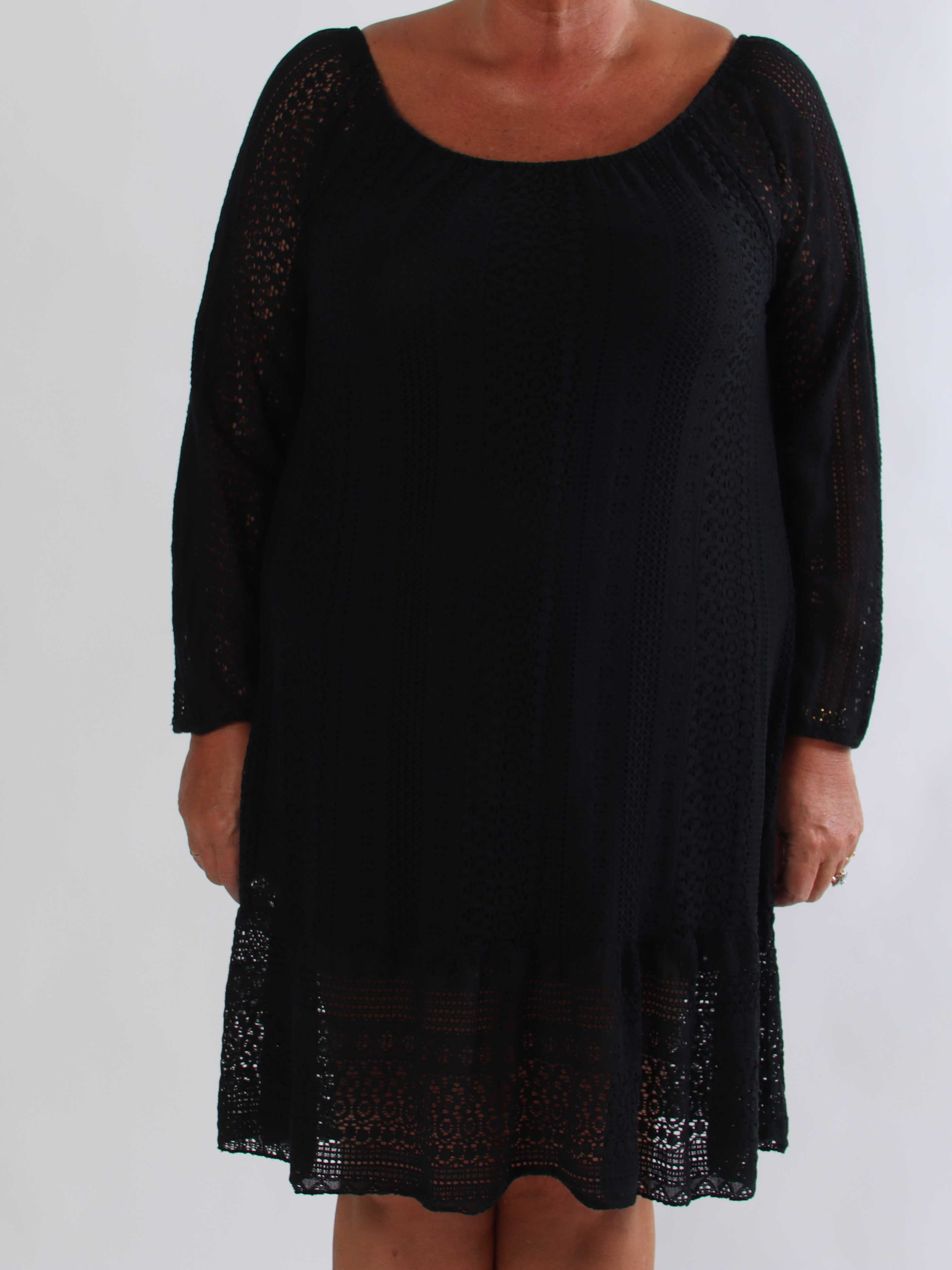 Galateia Long Sleeve - Feminin plus size kjole i blød bomuldsblonde