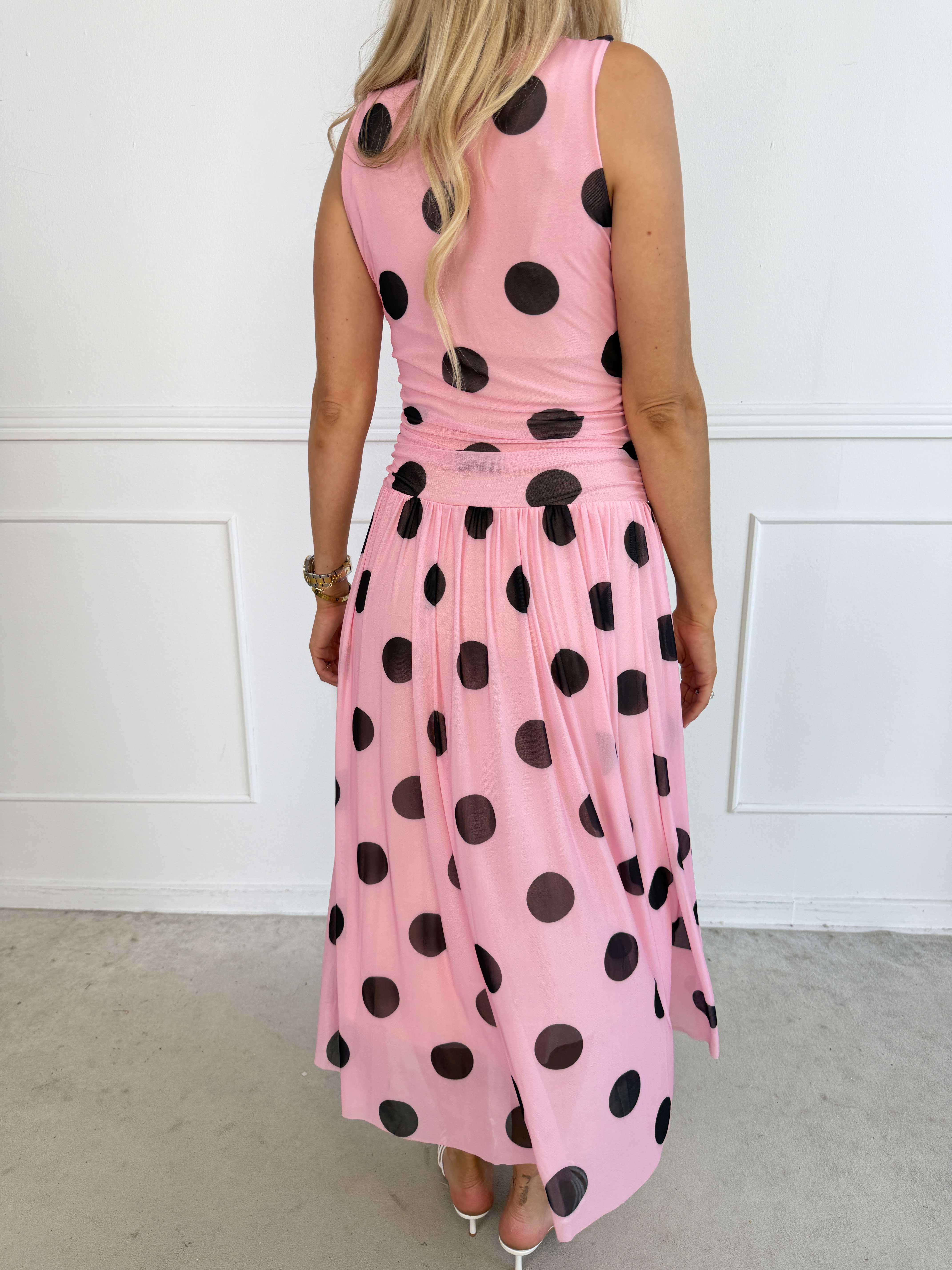 Hallie - Elegant stretchy kjole i mesh med prikker