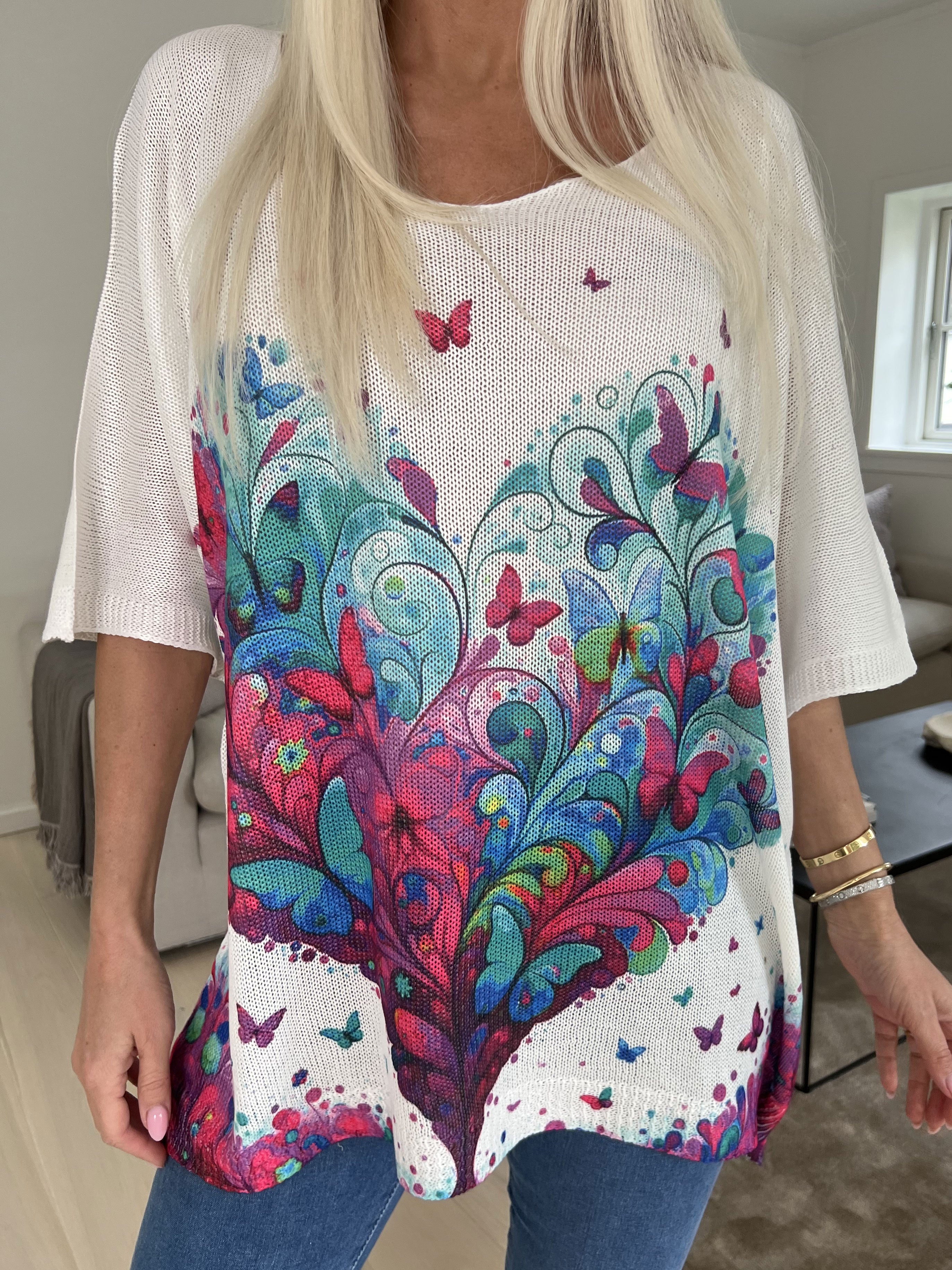 Inaya - Strikket bluse med sommerfugleprint