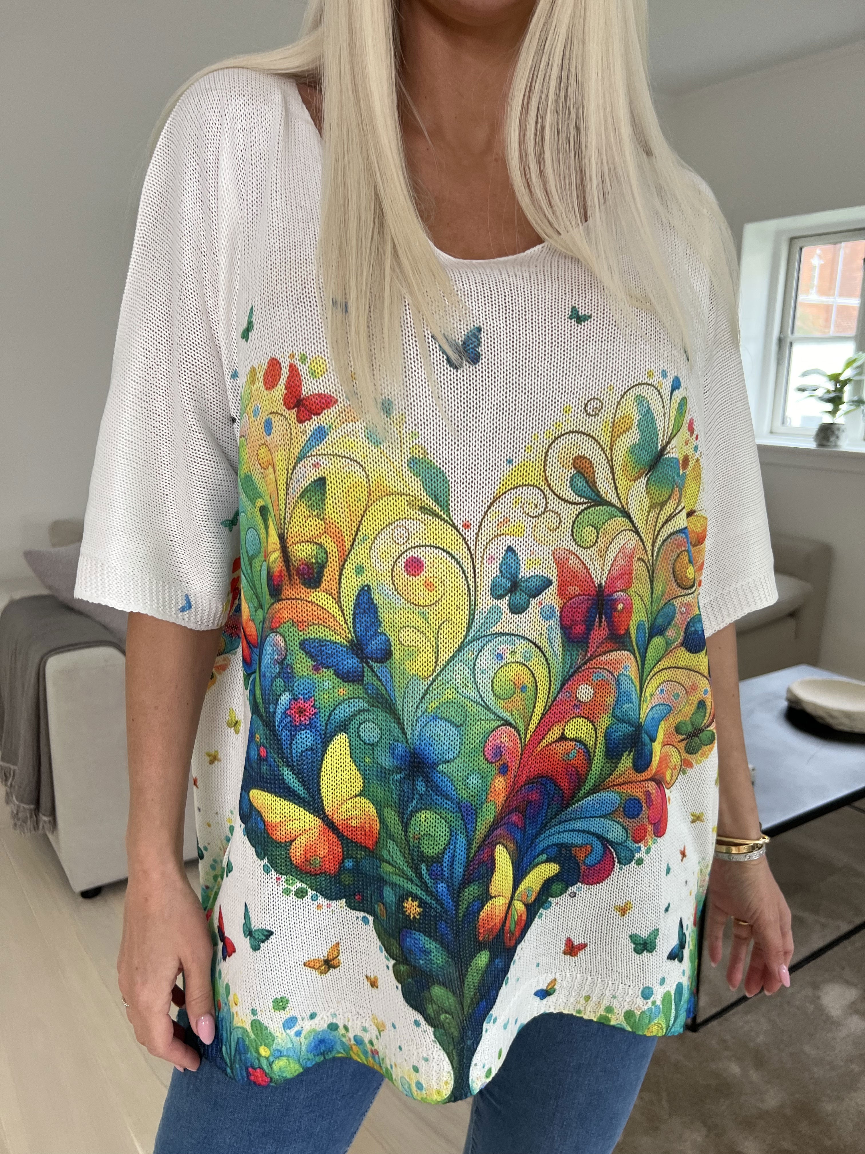 Inaya - Strikket bluse med sommerfugleprint