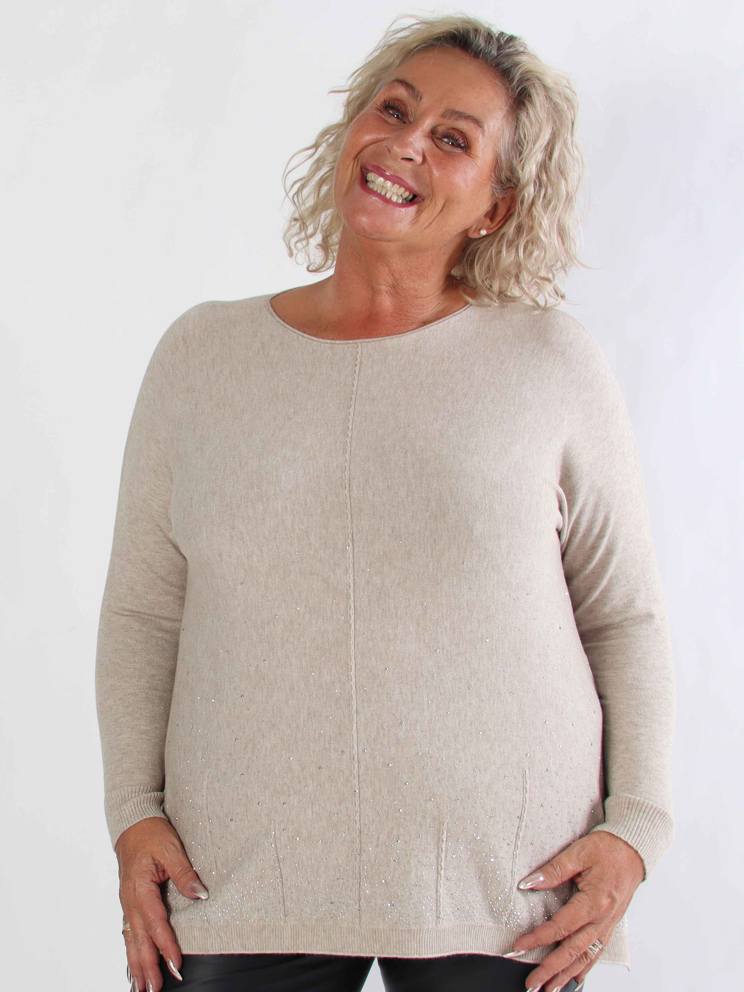 Inga - Meget blød plus size strikbluse pyntet med similisten