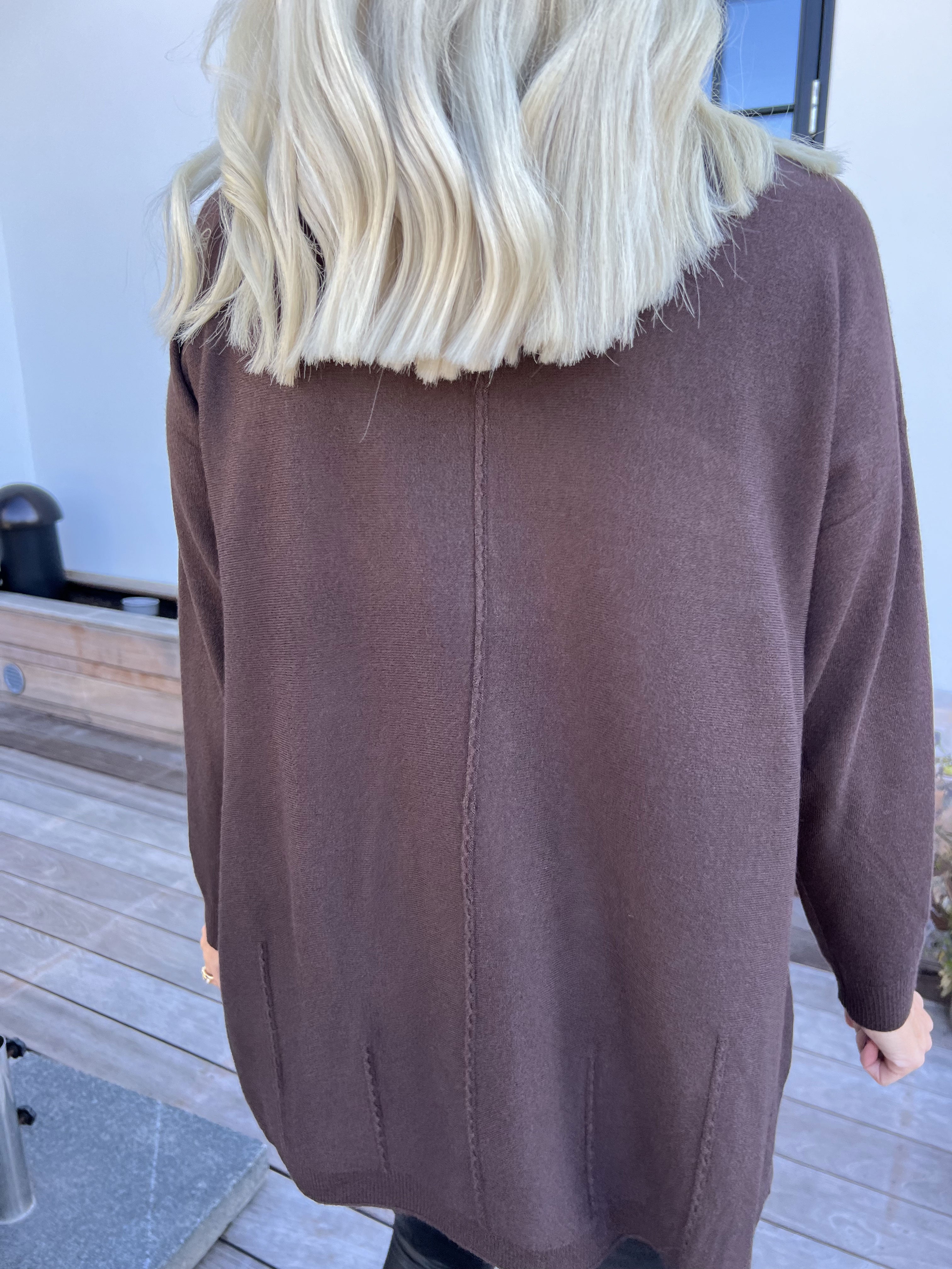 Inga - Meget blød strikbluse pyntet med similisten