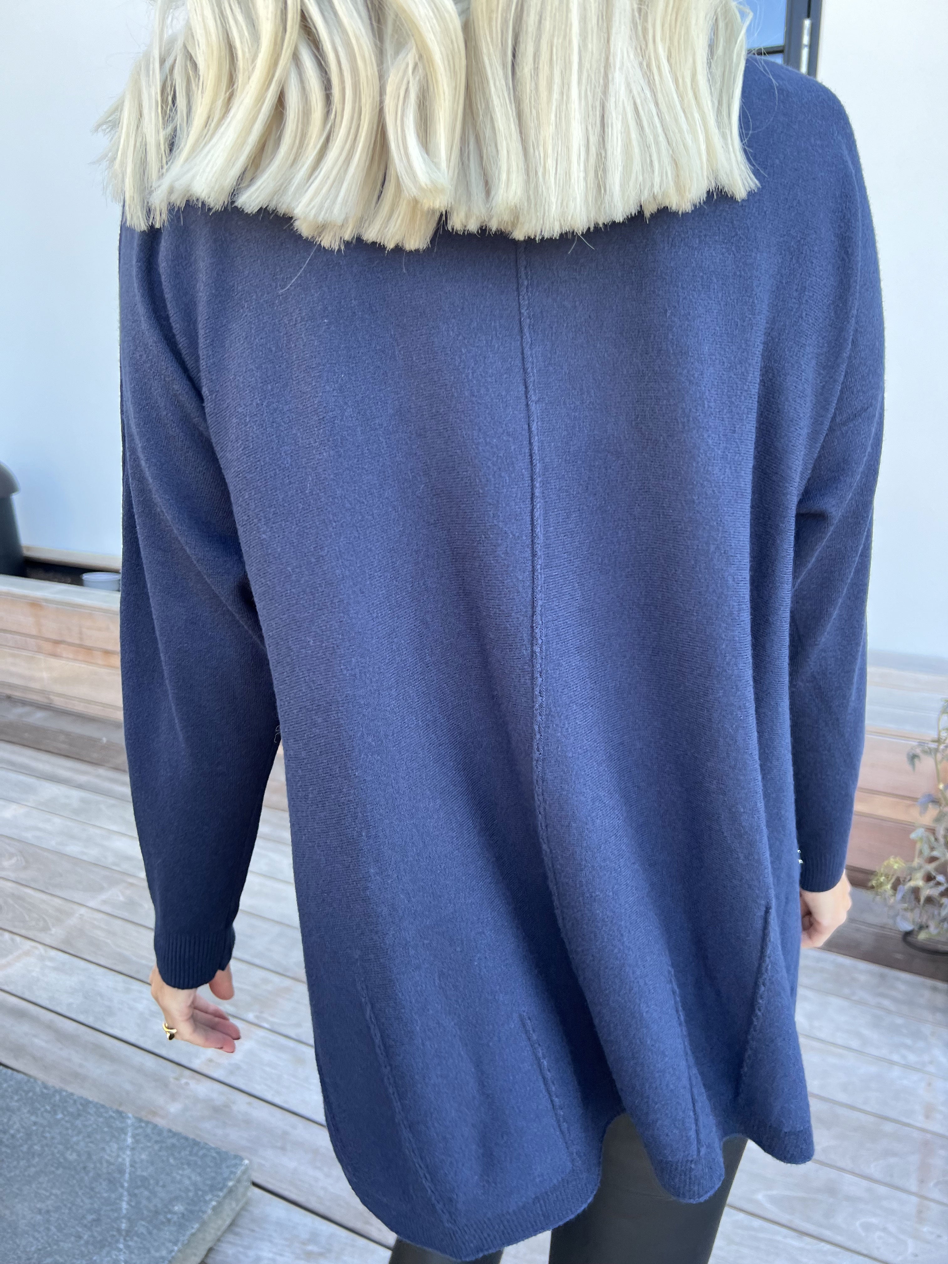 Inga - Meget blød strikbluse pyntet med similisten