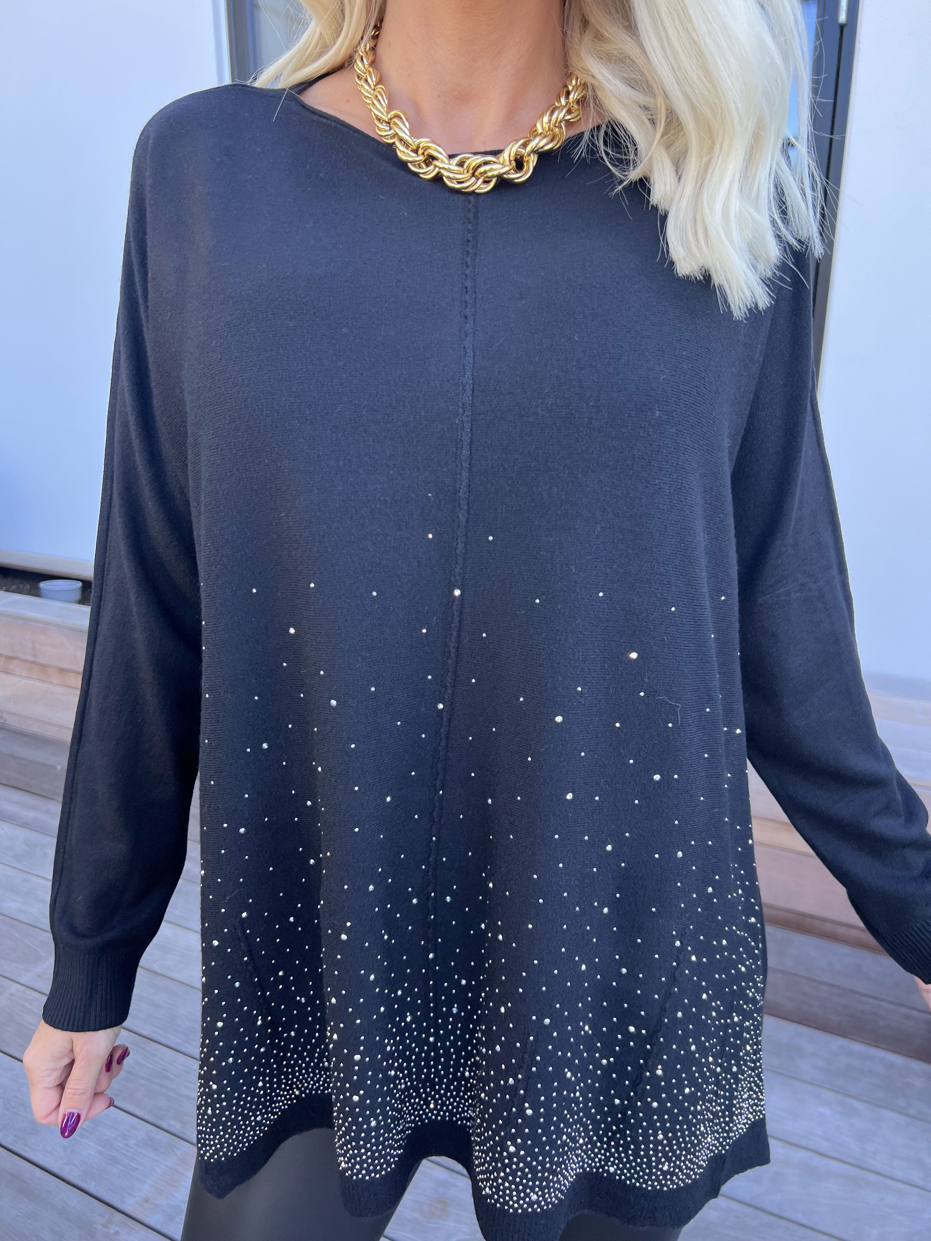 Inga - Meget blød strikbluse pyntet med similisten