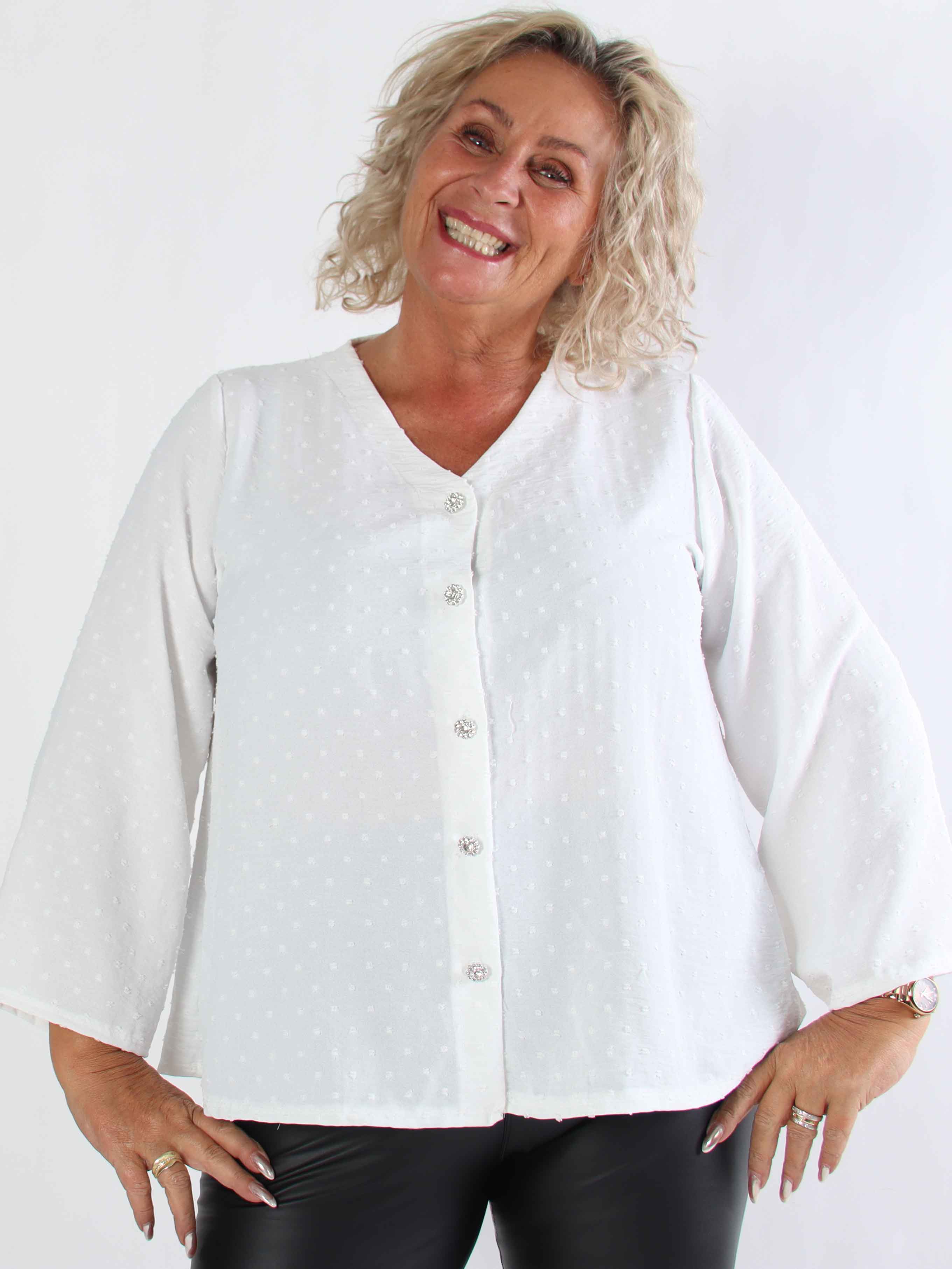 Iselin - Sød plus size tunika med prikket detaljer og sølv knapper