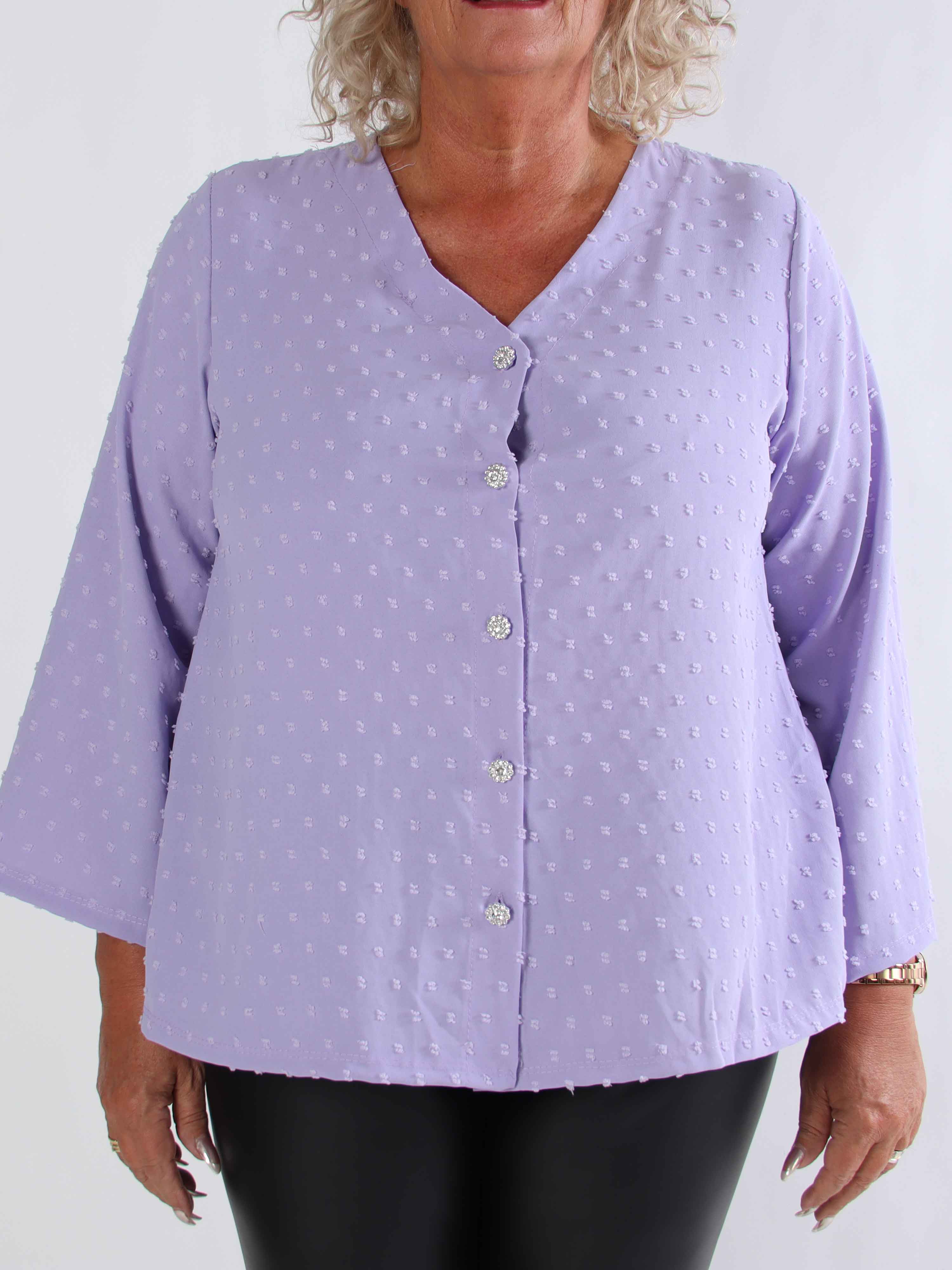 Iselin - Sød plus size tunika med prikket detaljer og sølv knapper