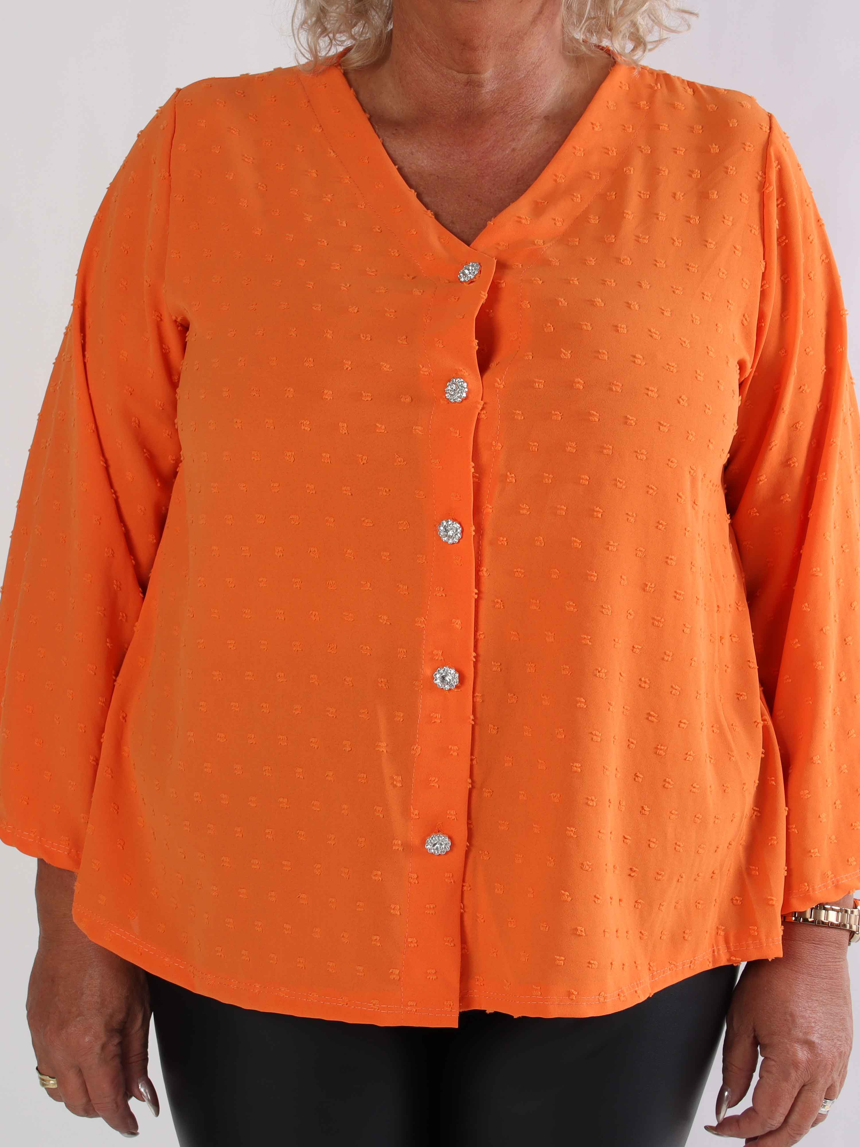 Iselin - Sød plus size tunika med prikket detaljer og sølv knapper