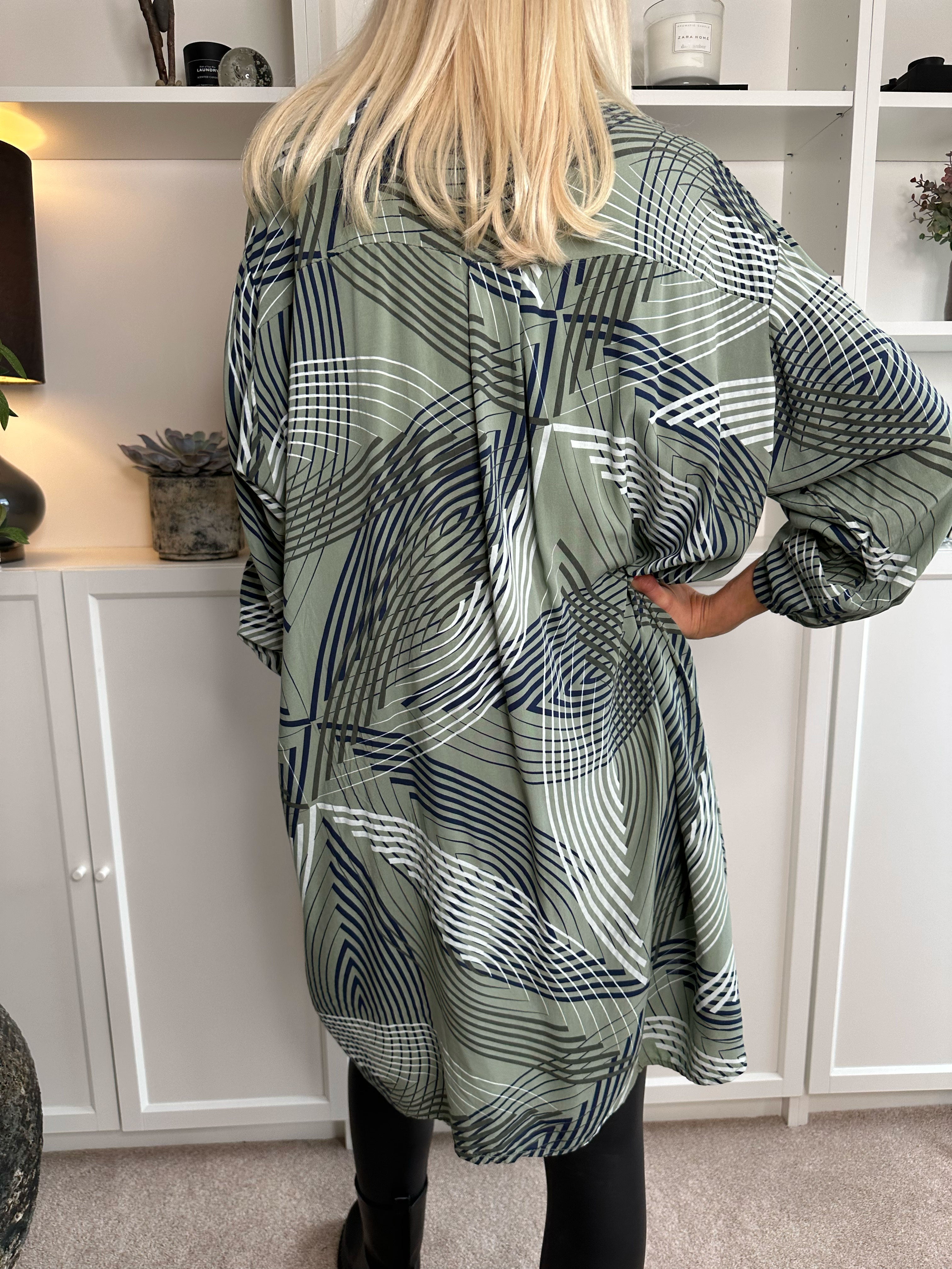 Isidora - Lang mønstret tunikakjole i viskose