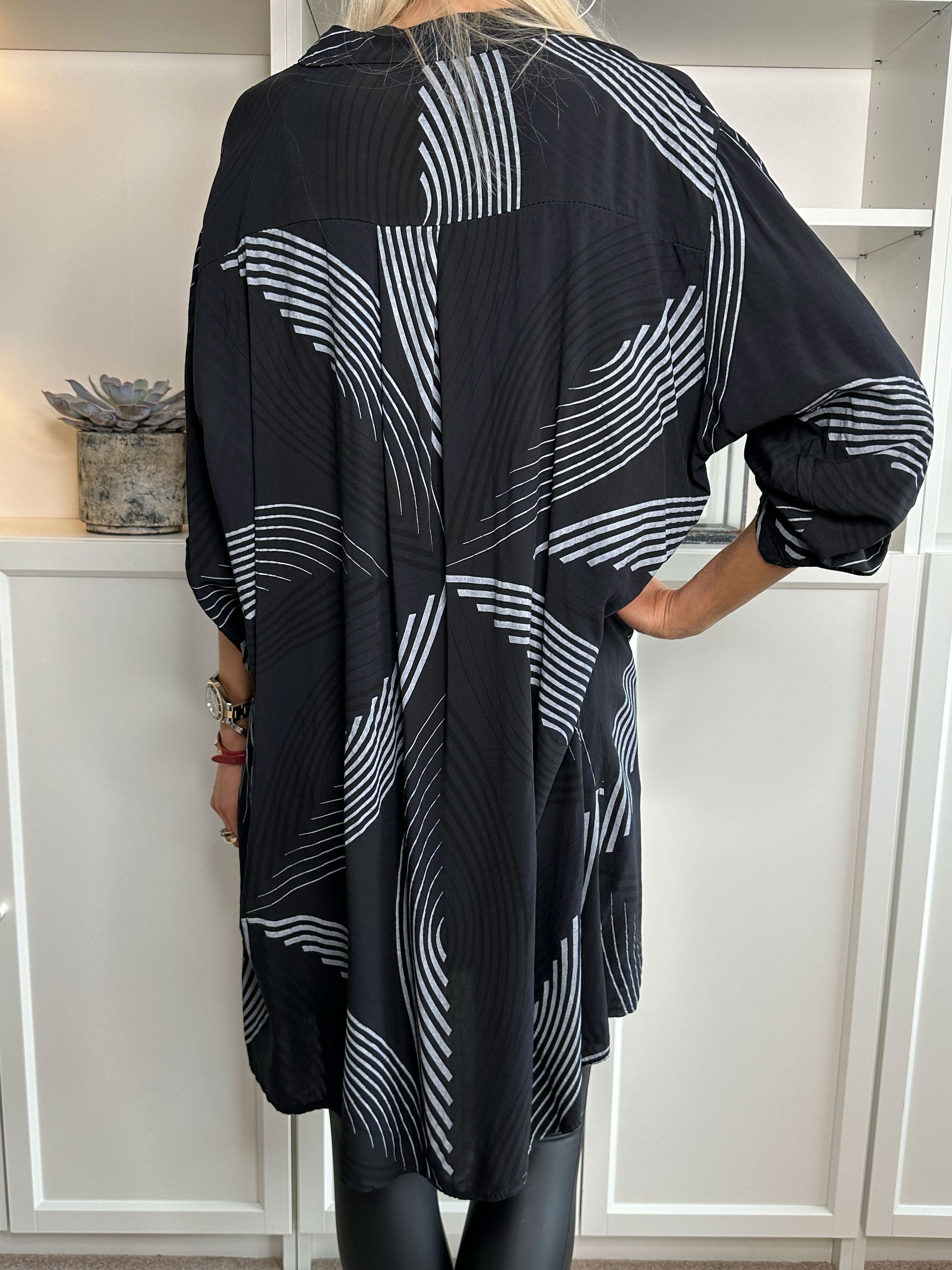 Isidora - Lang mønstret tunikakjole i viskose