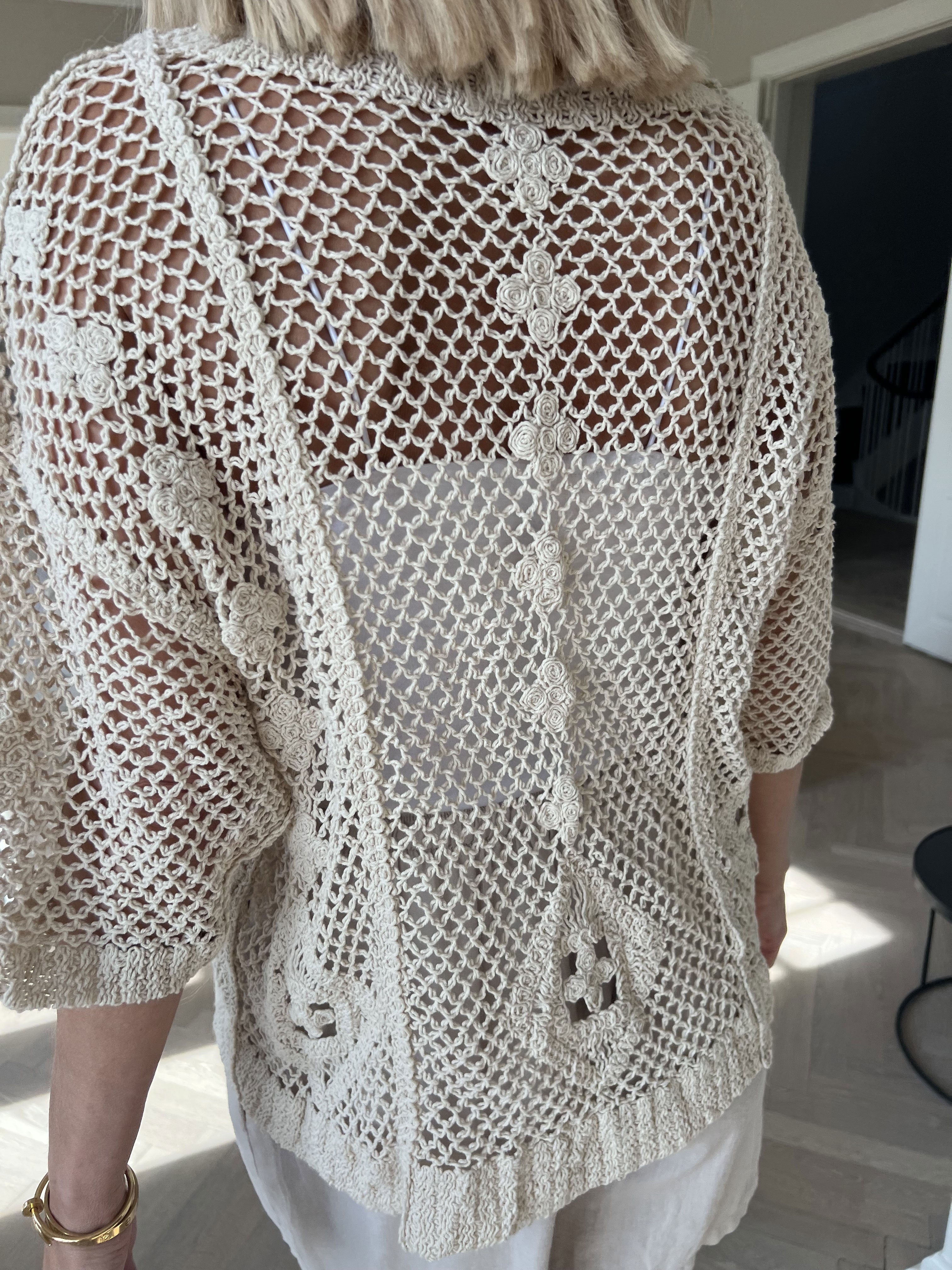 Ivy - Feminin hæklet bluse i bomuld