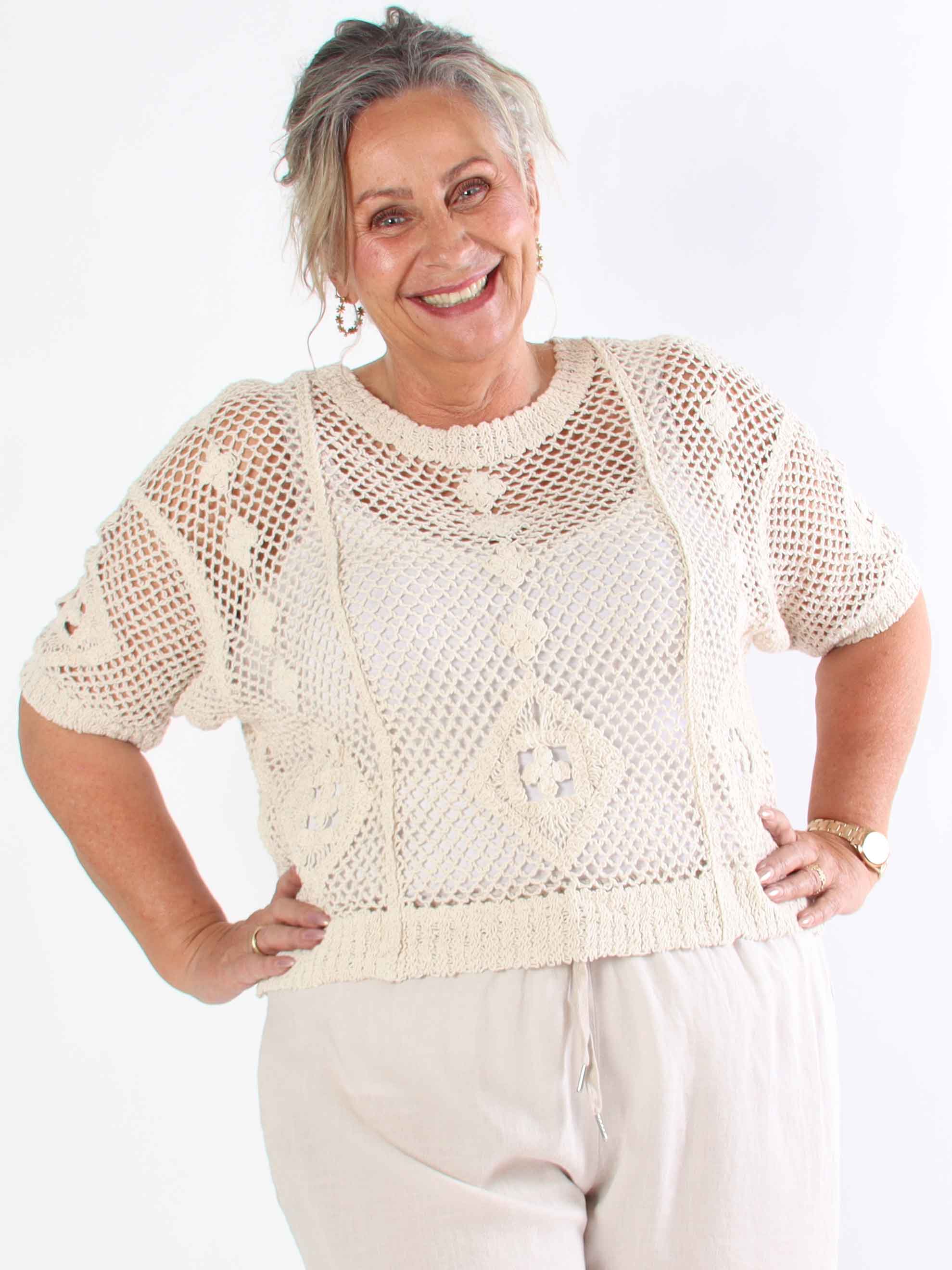 Ivy - Feminin hæklet plus size bluse i bomuld