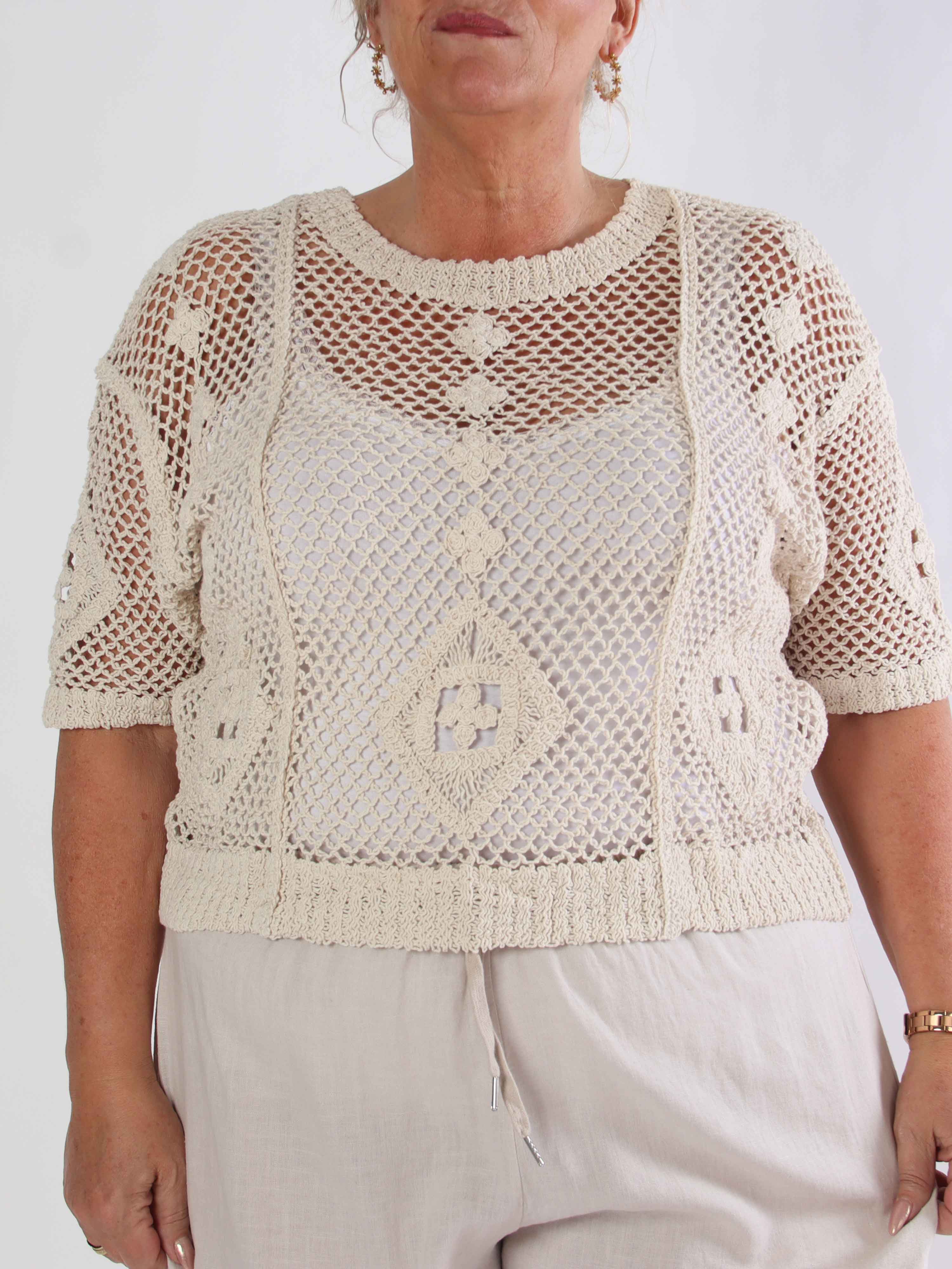 Ivy - Feminin hæklet plus size bluse i bomuld