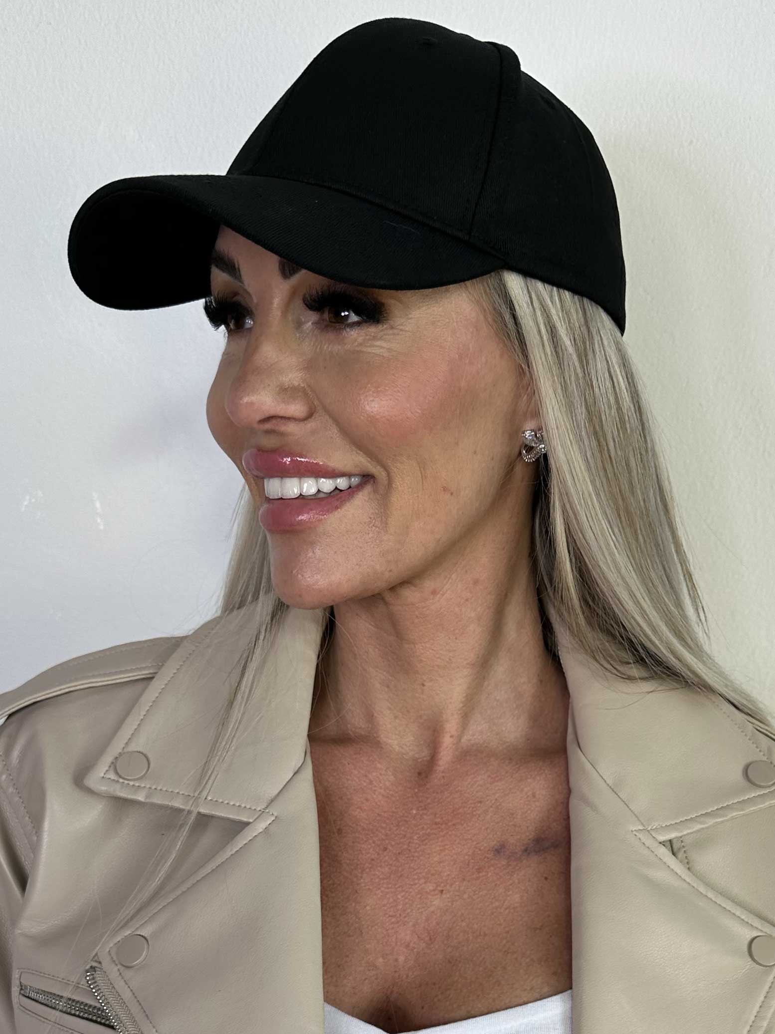 Izzie - Ensfarvet kasket