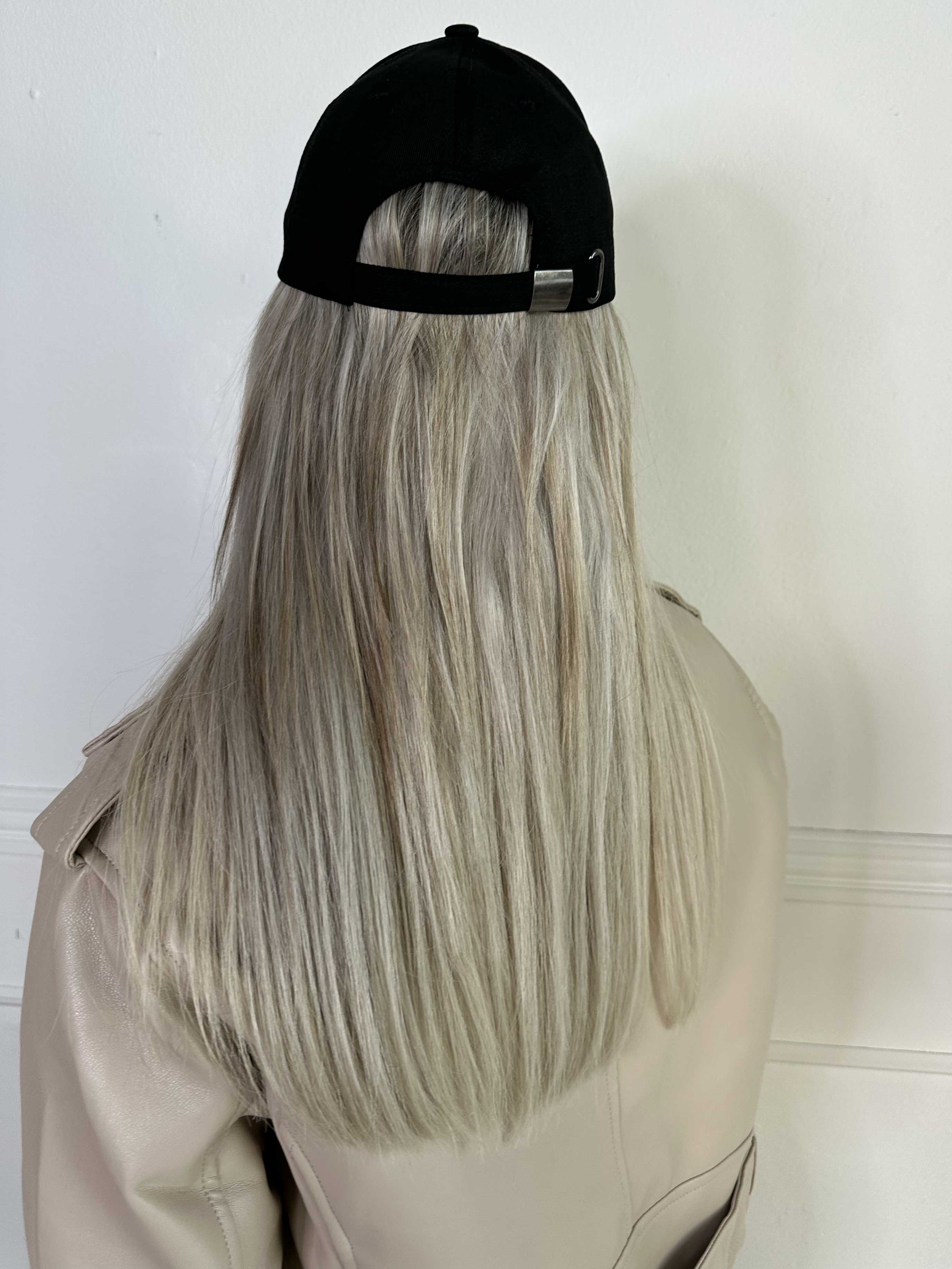 Izzie - Ensfarvet kasket