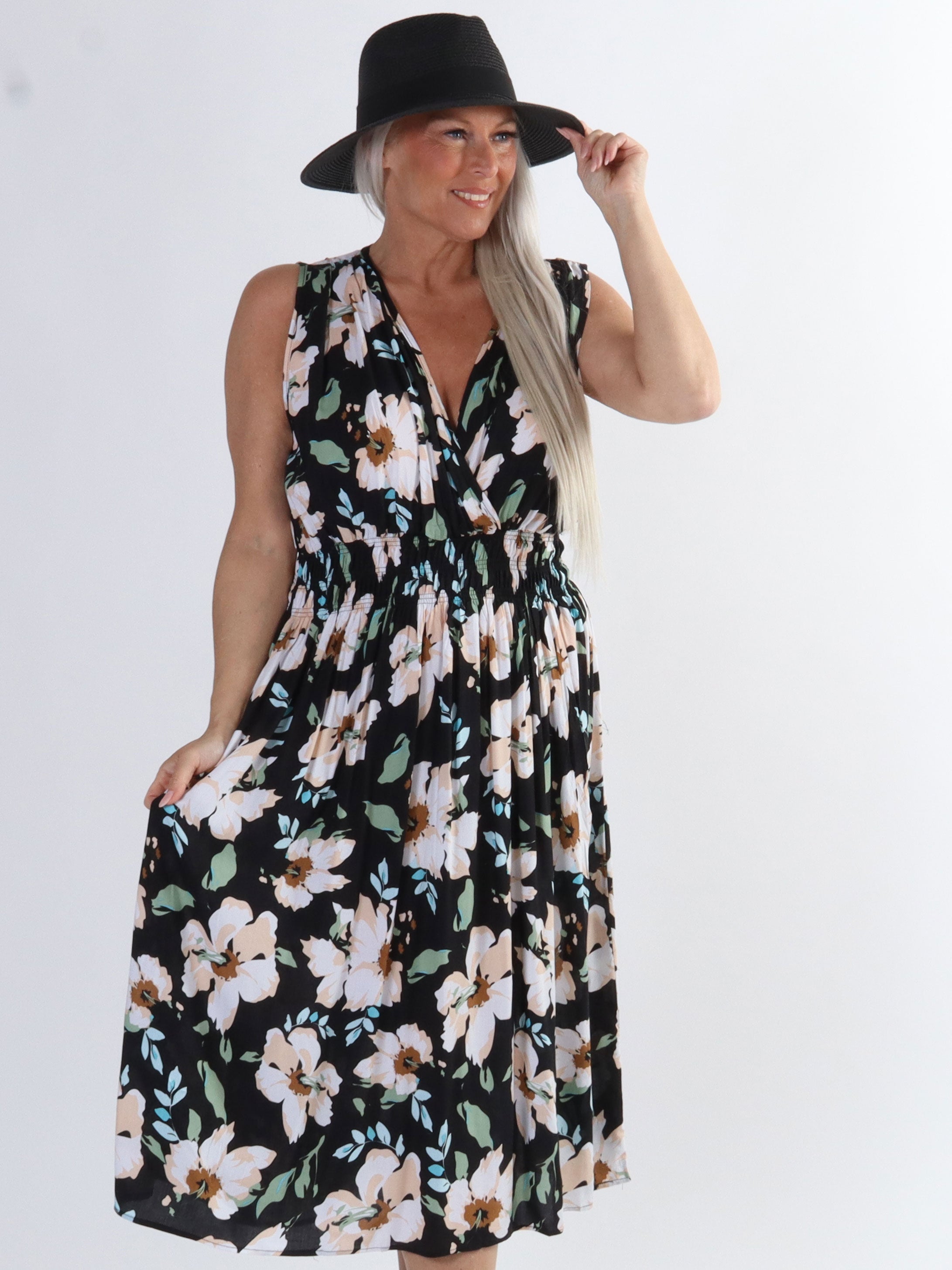 Izzy - Sød plus size sommerkjole i bomuld med elastik i taljen