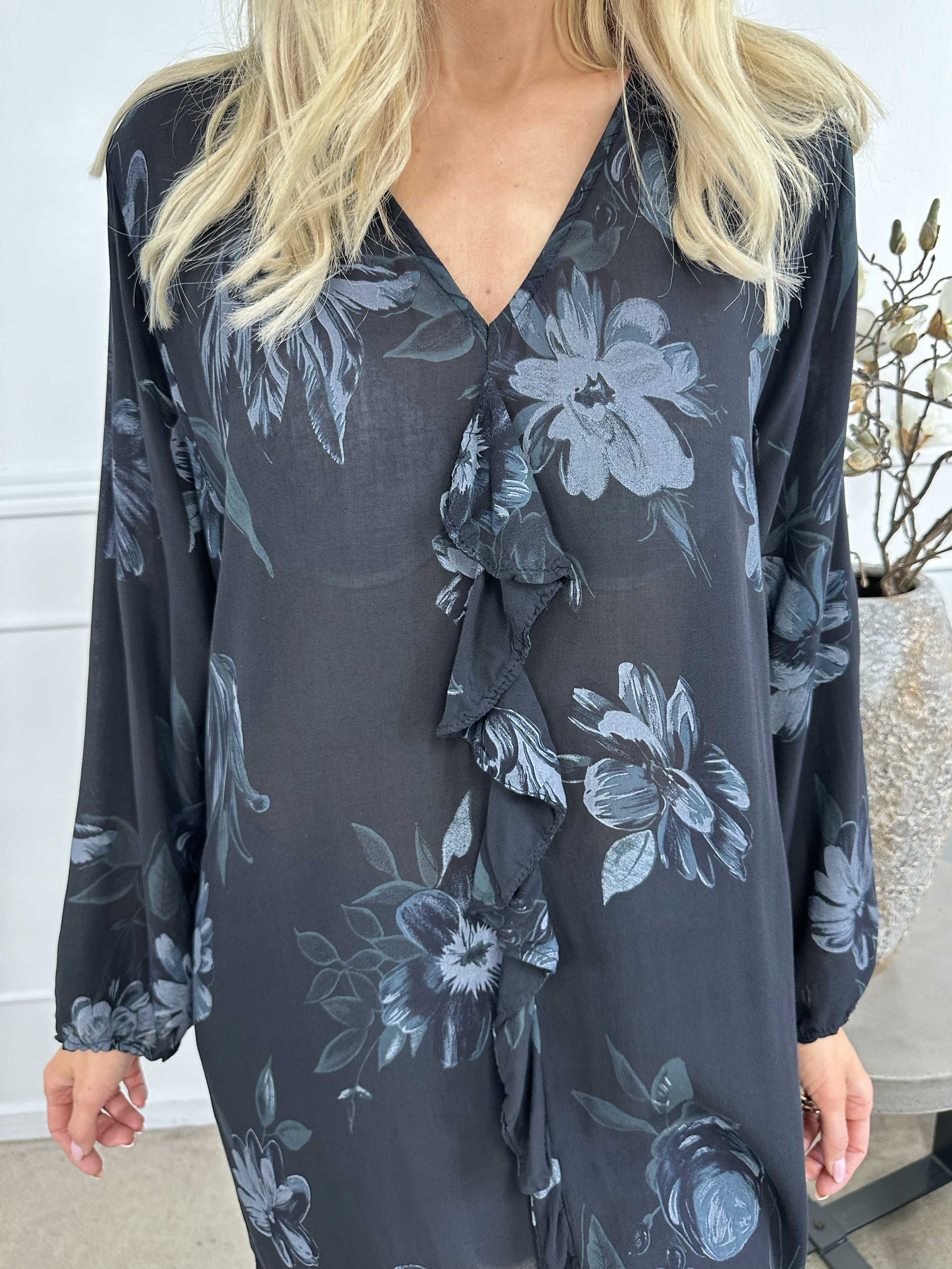 Jaana - Sød tunikakjole med flæser foran