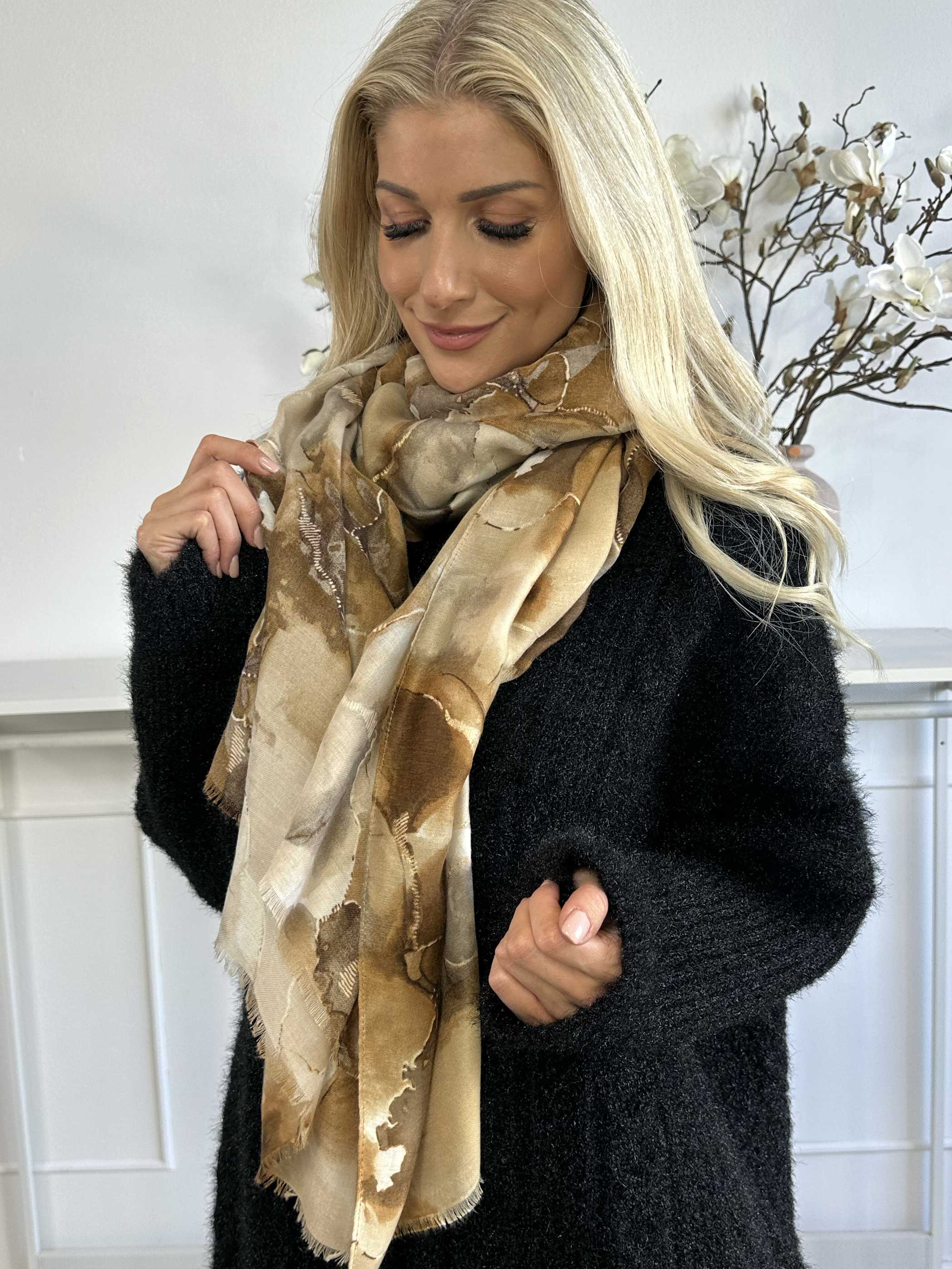 Jana Marble - Tørklæde i viskose med marmor print