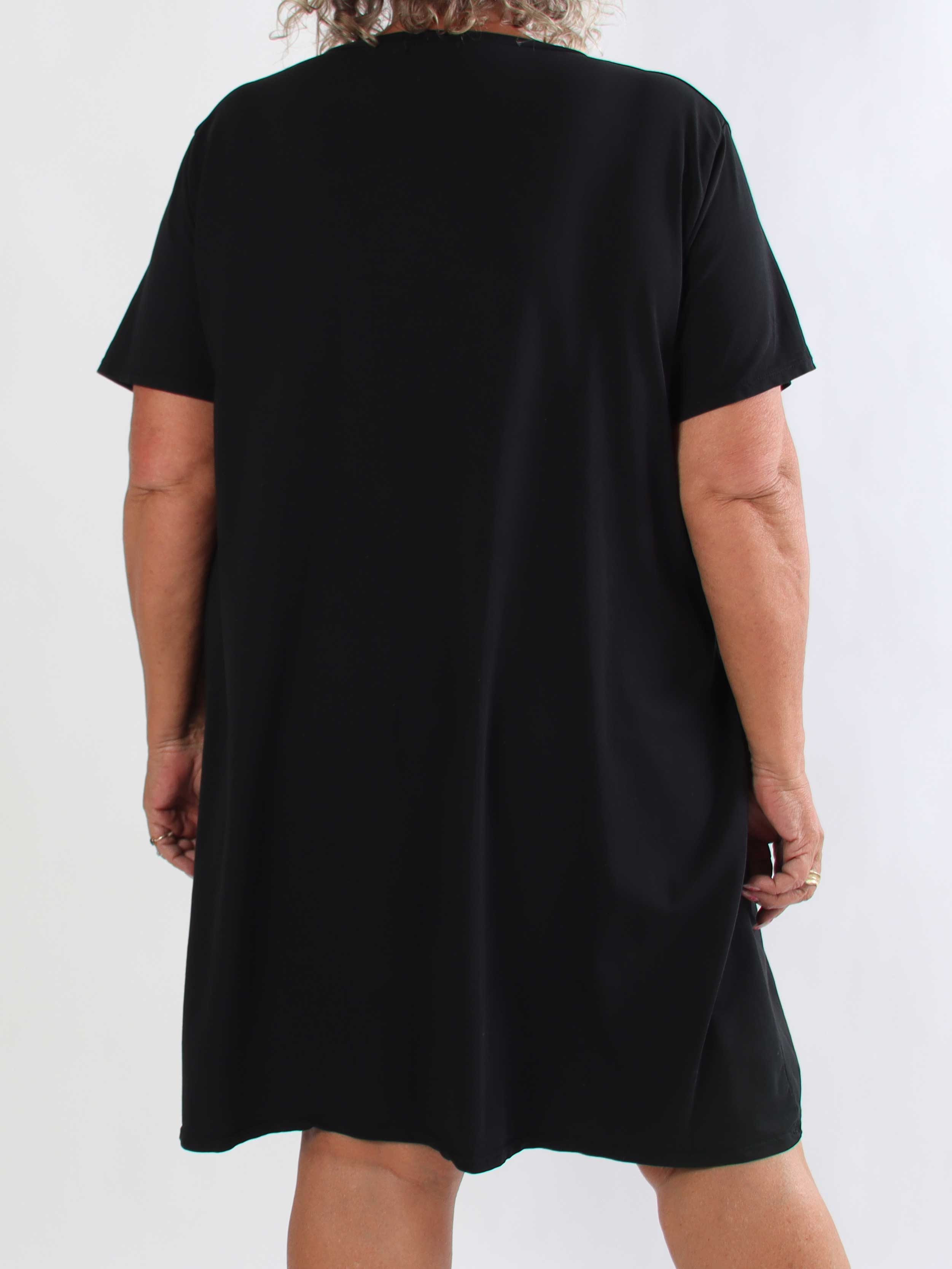 Janina - Blød plus size t-shirtkjole i bomuld med palme på maven