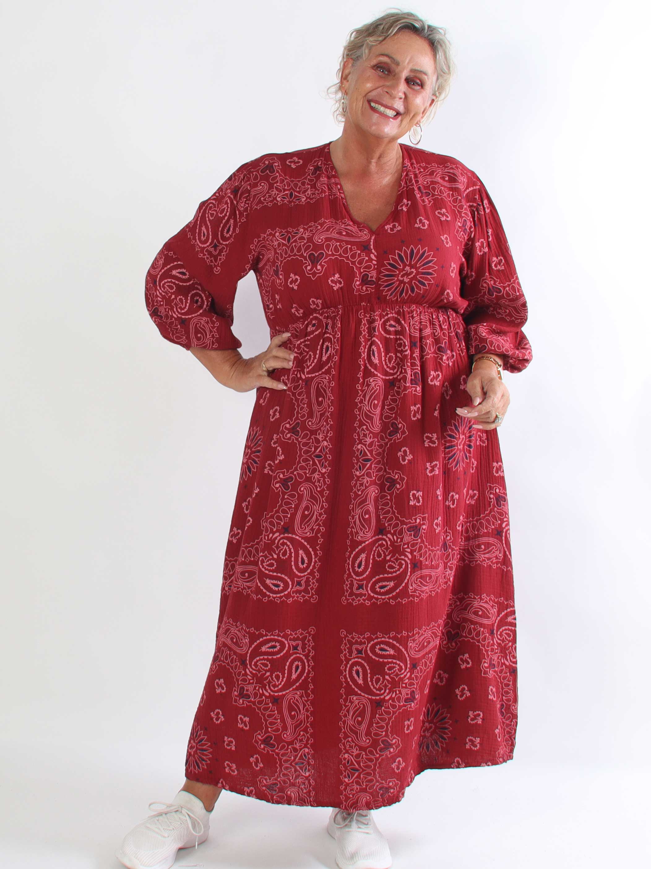 Jasmin Paisley - Plus size kjole i blød bomulds musselinstof med paisley mønster