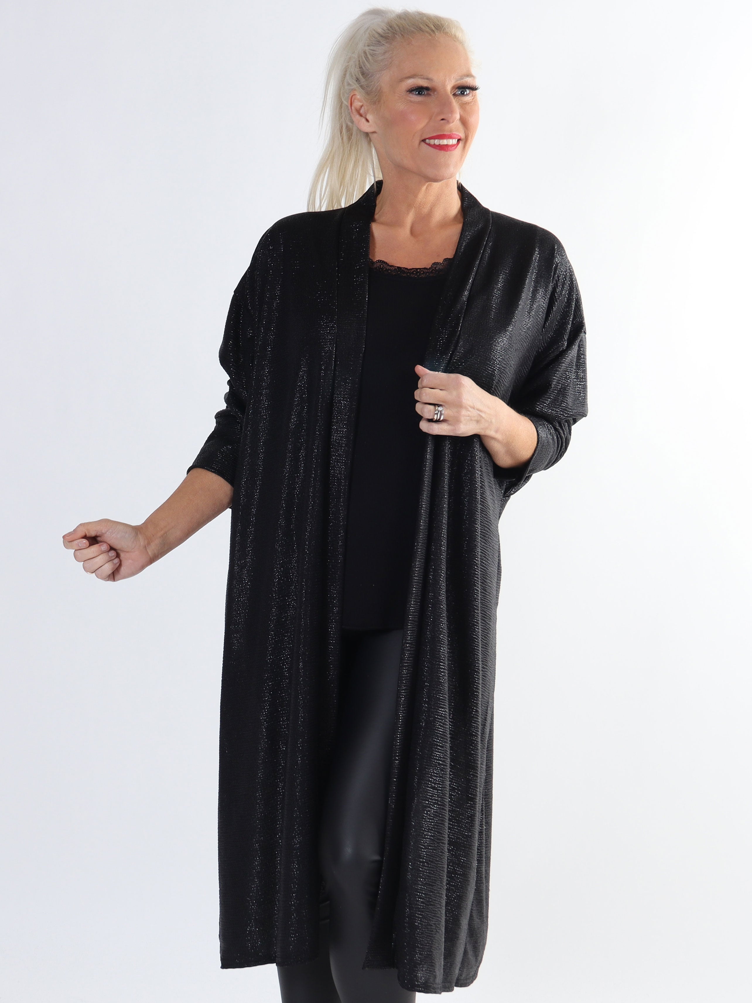 Jayda - Fin plus size cardigan i shiny stof