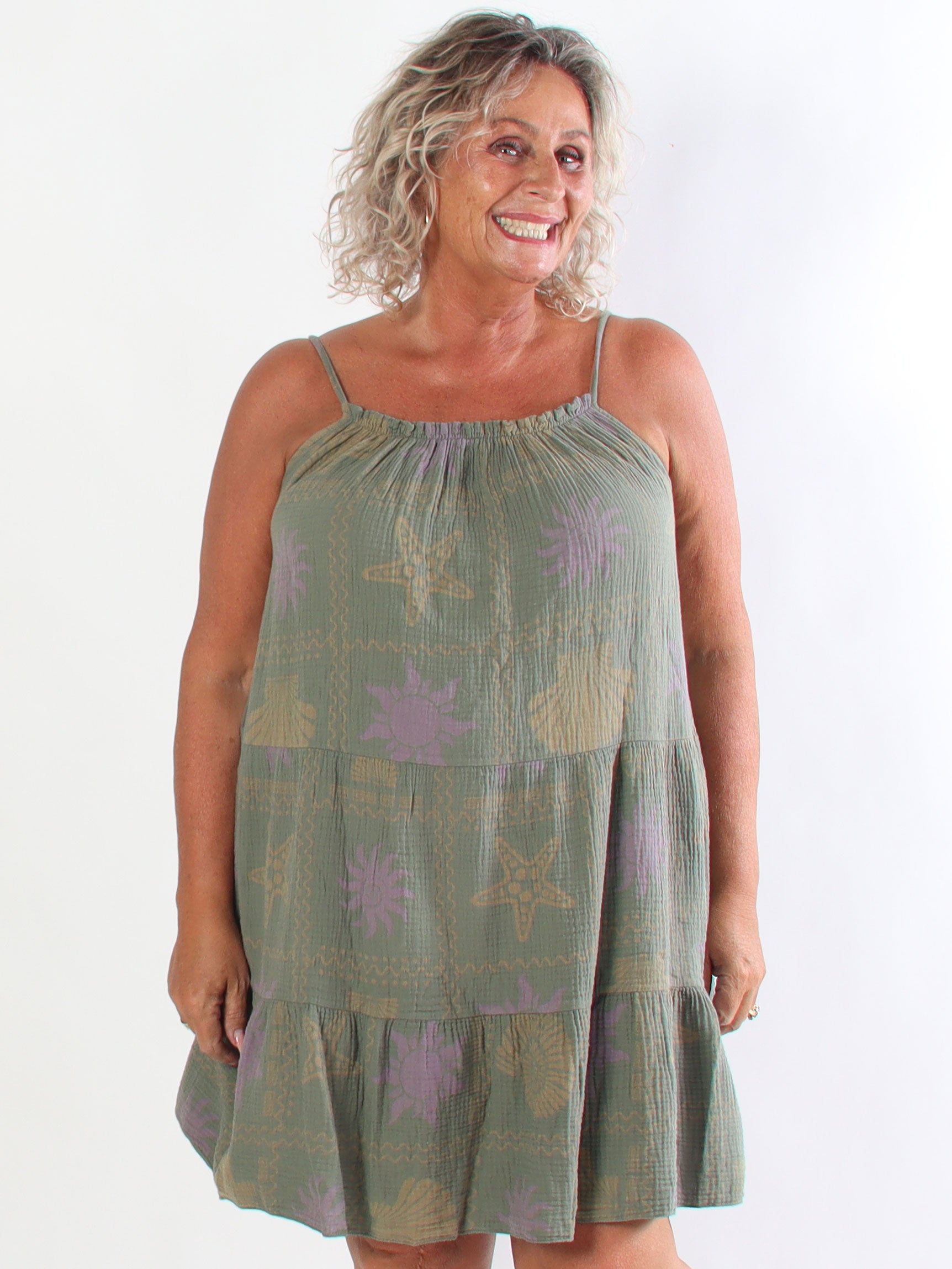 Jill Summer - Plus size stropkjole i blød og luftig musselin med fine sommermotiver