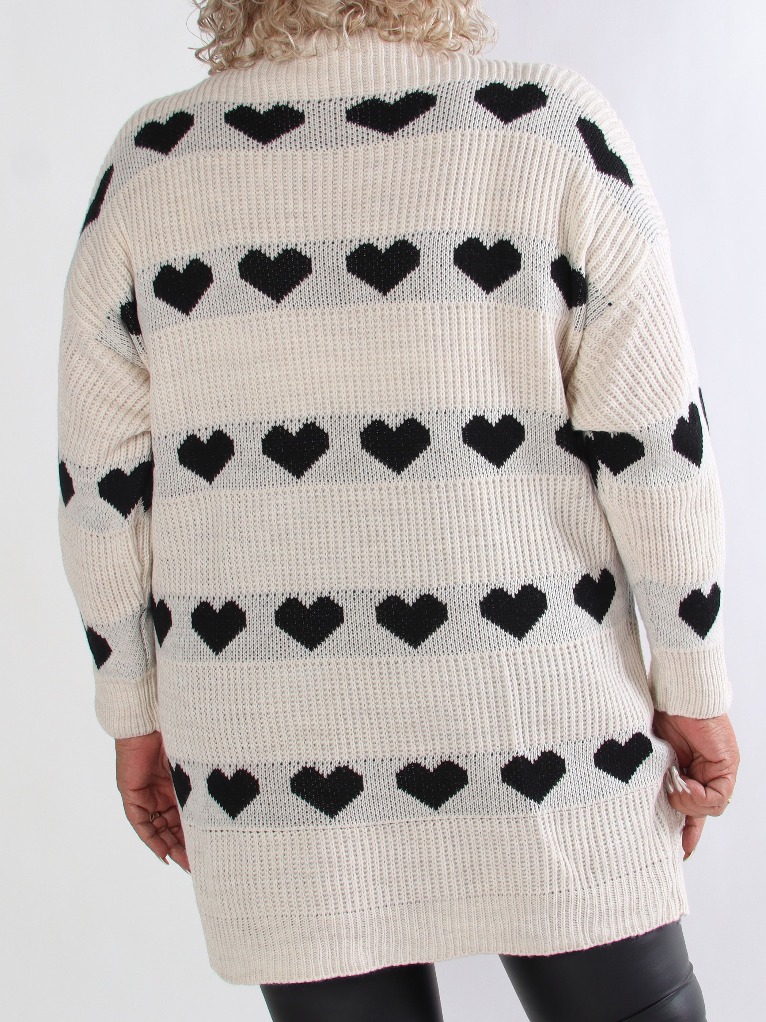 Jody - Plus size strikkjole med hjerter og rullekrave