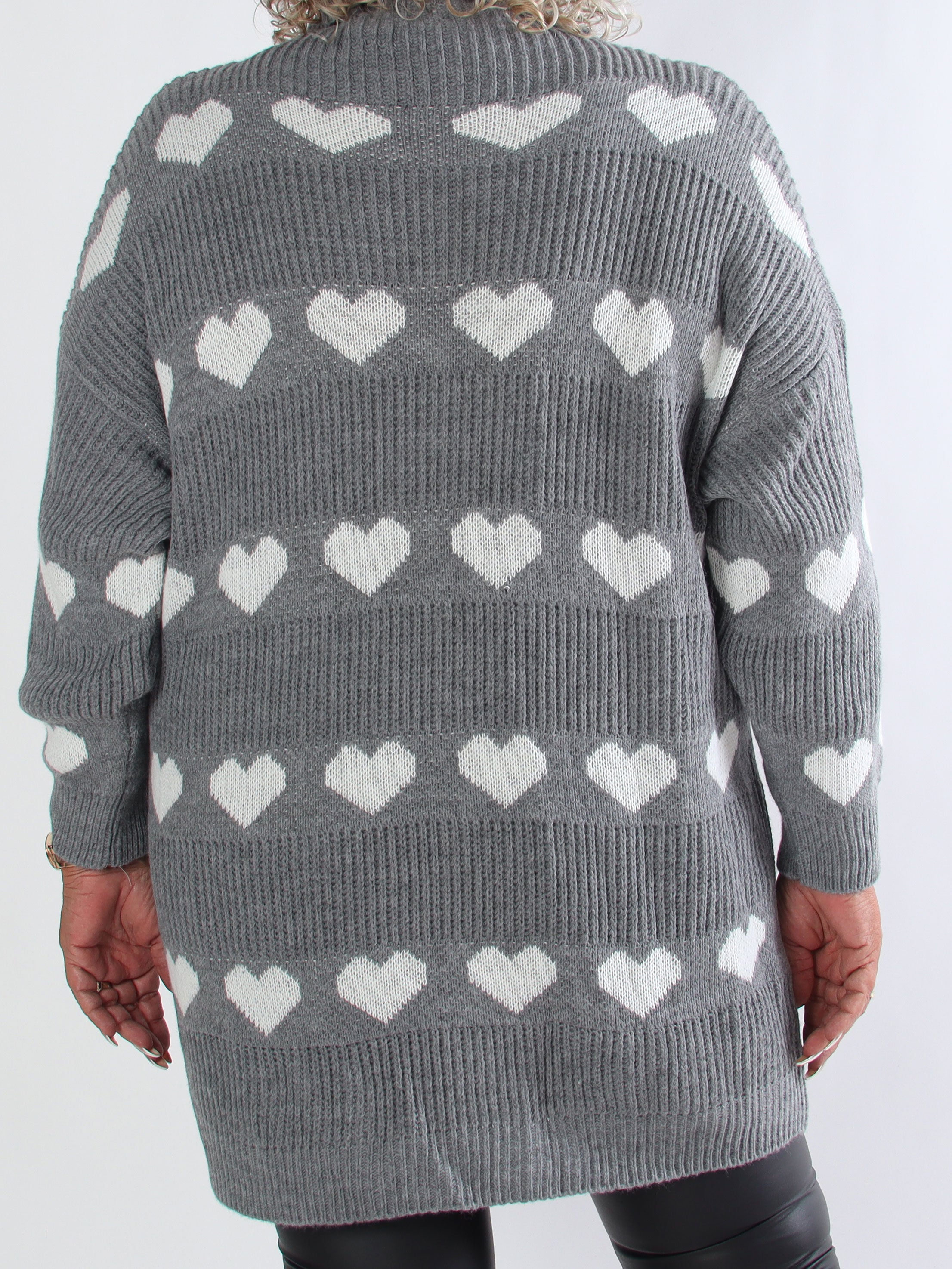 Jody - Plus size strikkjole med hjerter og rullekrave