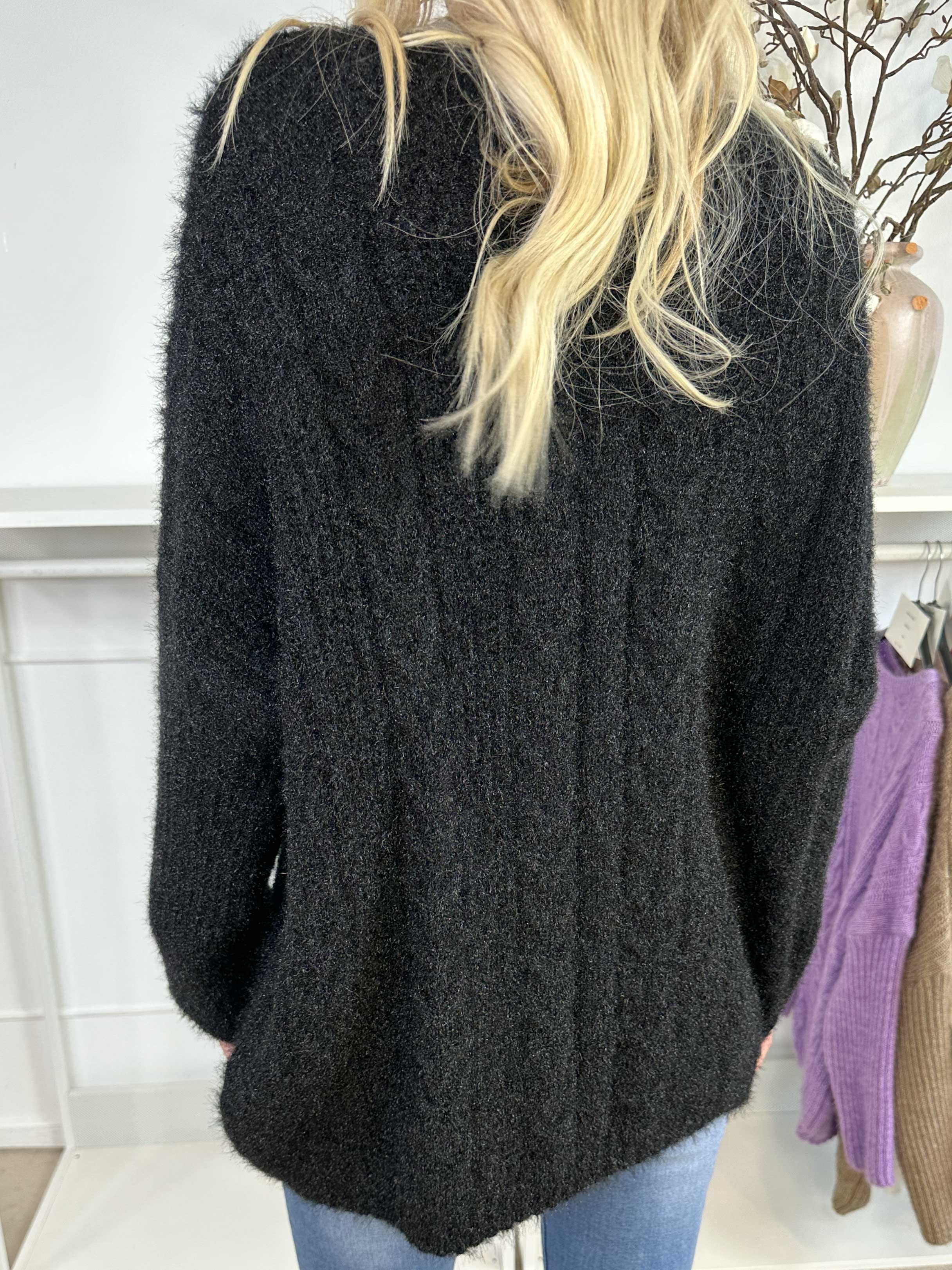 Johanna - Strikbluse med kabelstrik i shiny strik