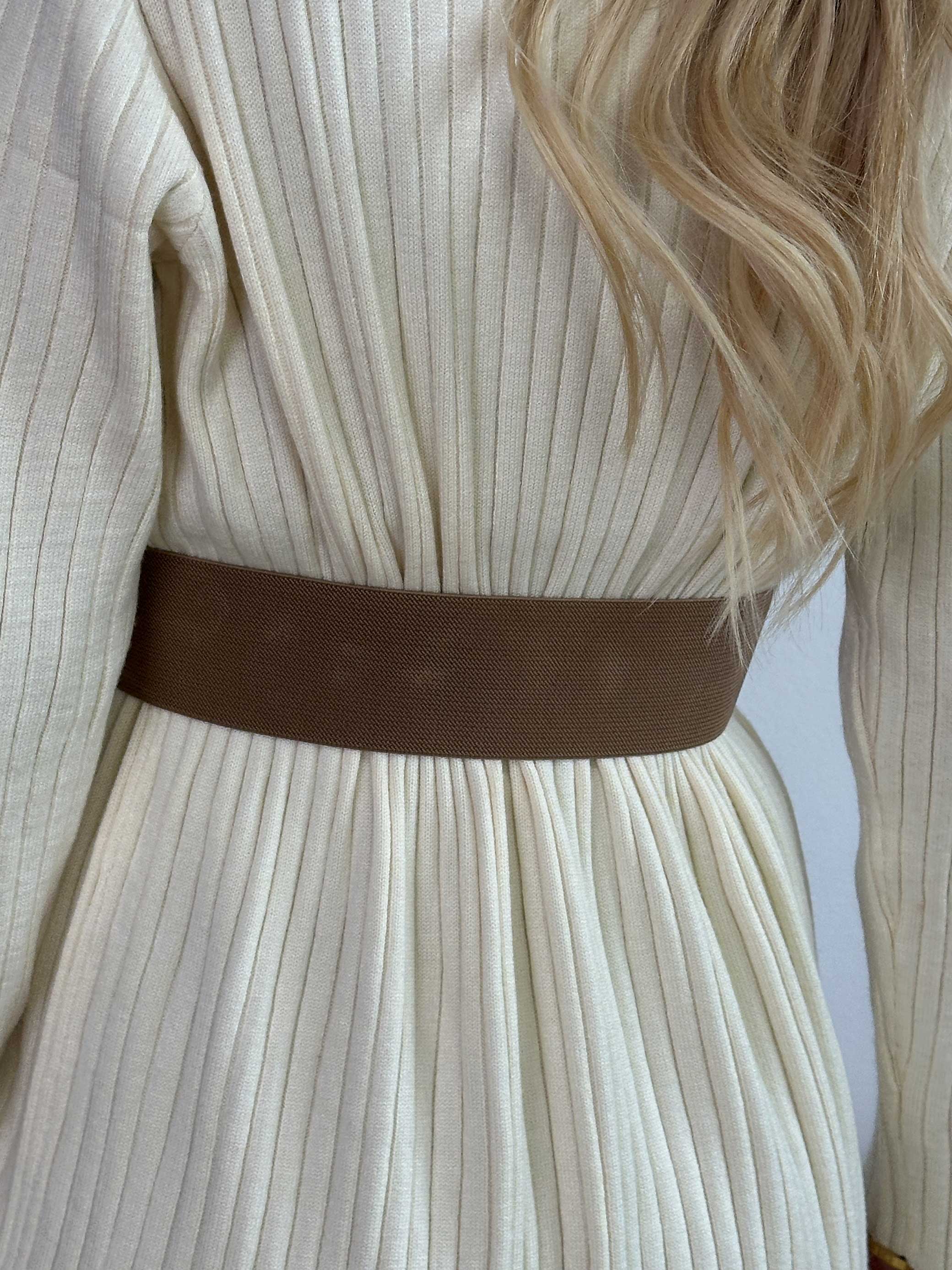 Jorid - Taljebælte i elastik med stort guld spænde