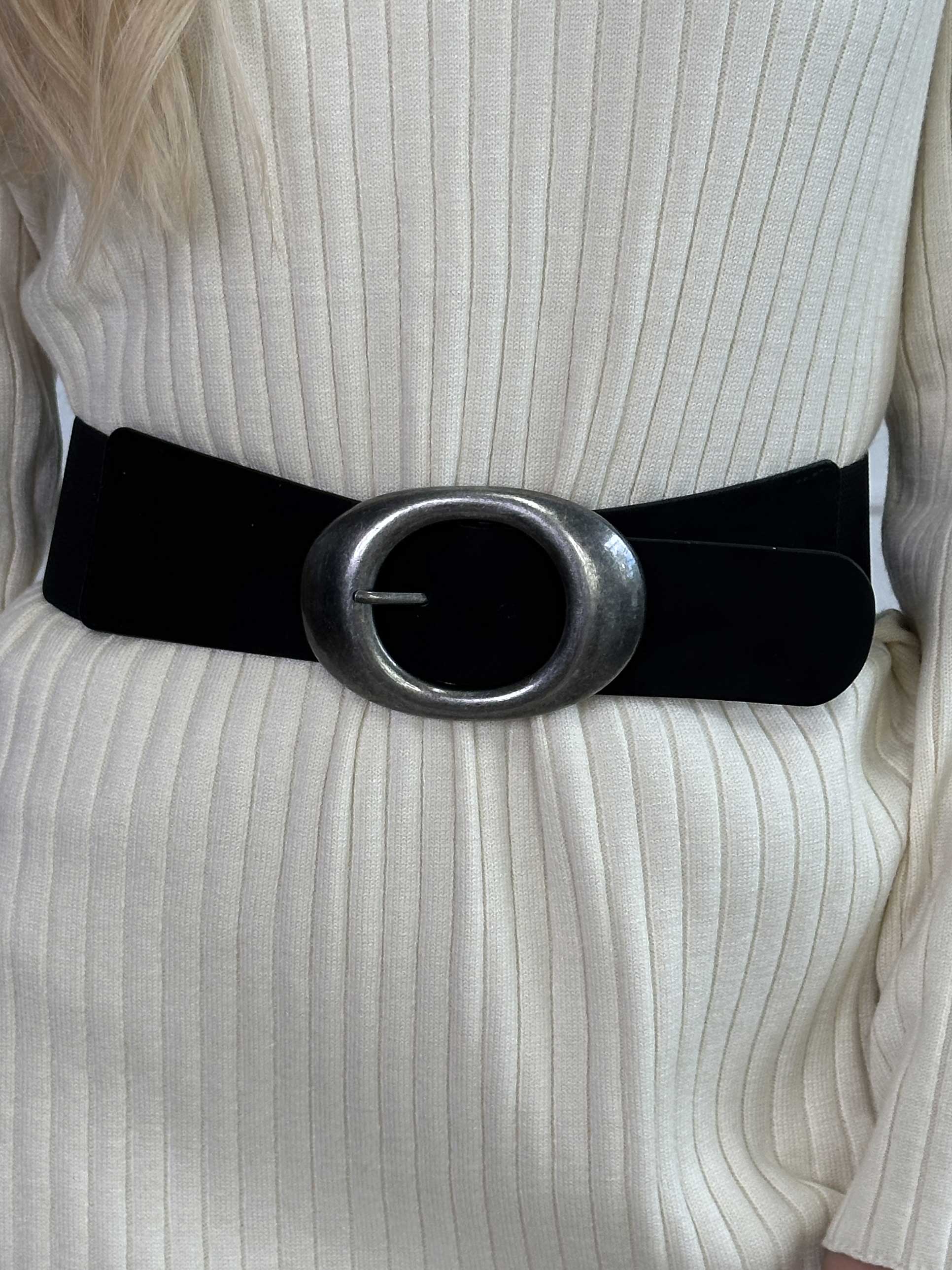 Jorid - Taljebælte i elastik med stort guld spænde