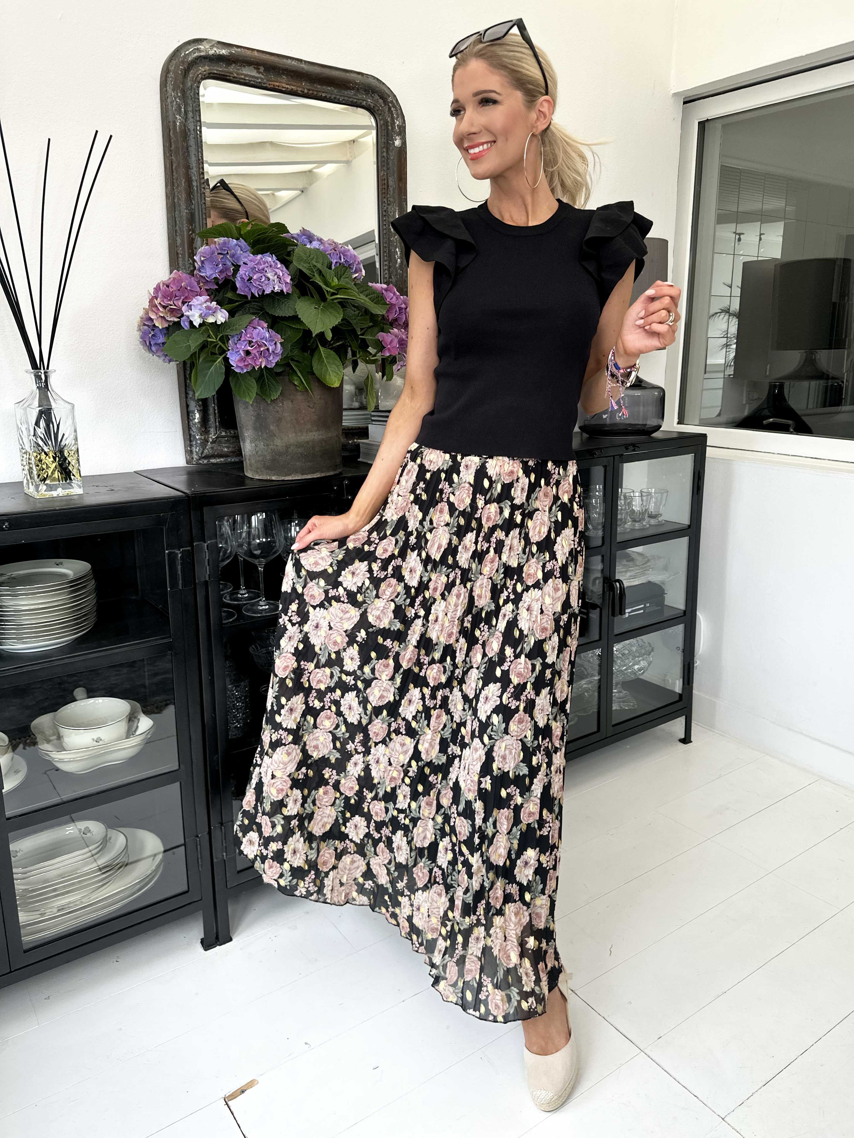 Josefine - Sød plisseret nederdel med blomsterprint