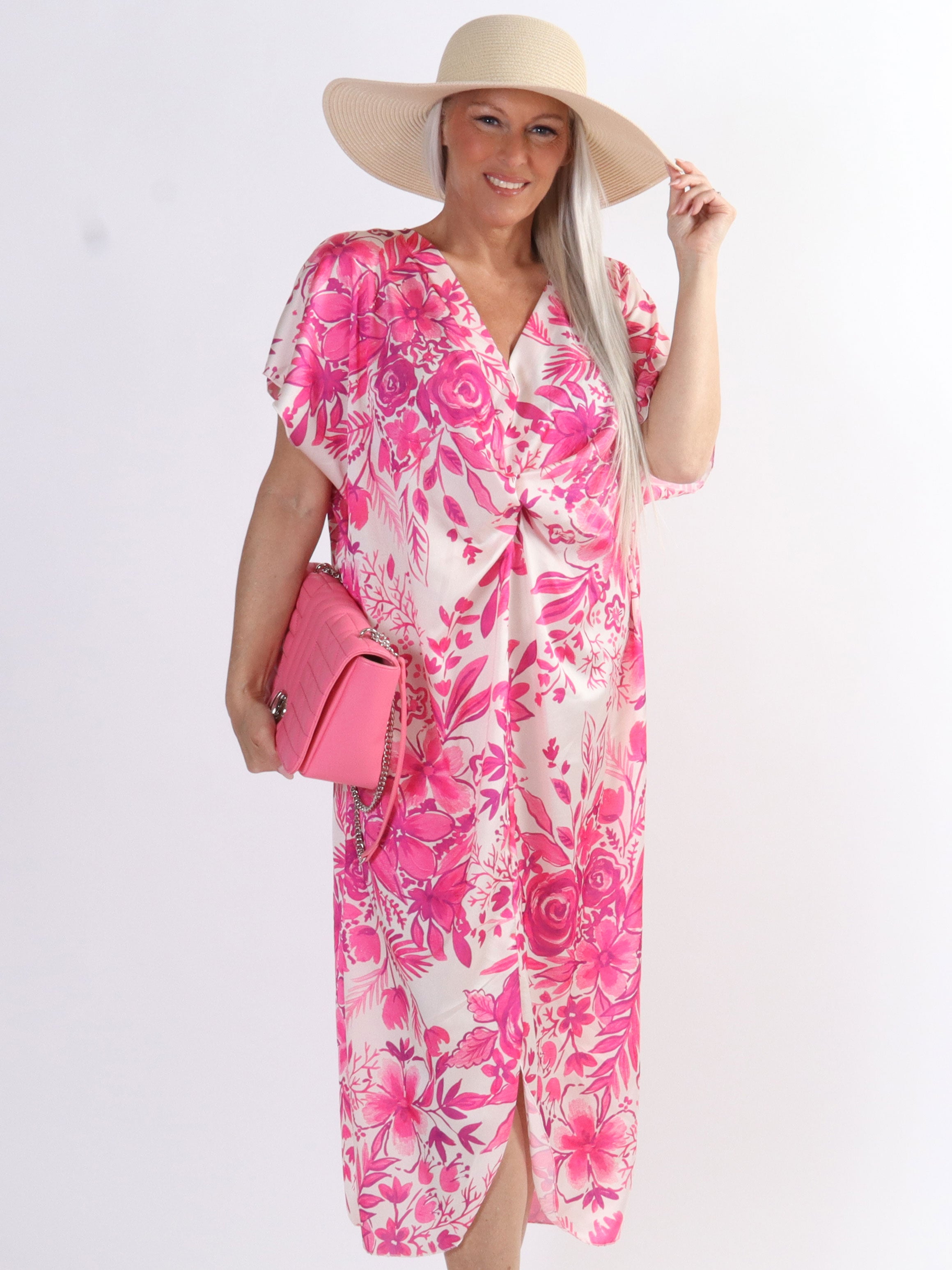 Juno Flower - Plus size kjole i silkelook med blomsterprint