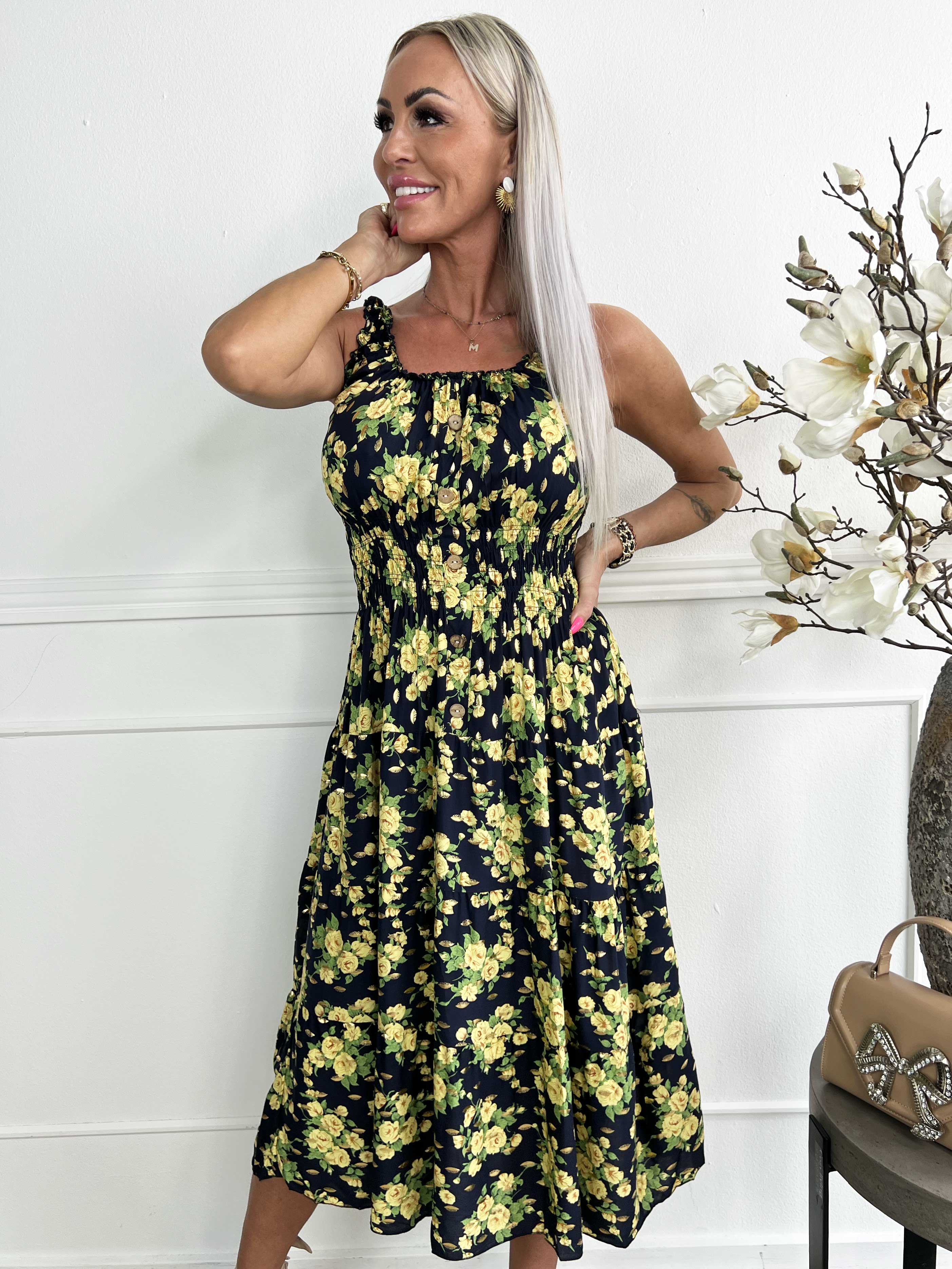 Kajsa - Sød stropkjole i viskose med rosemotiver og smock