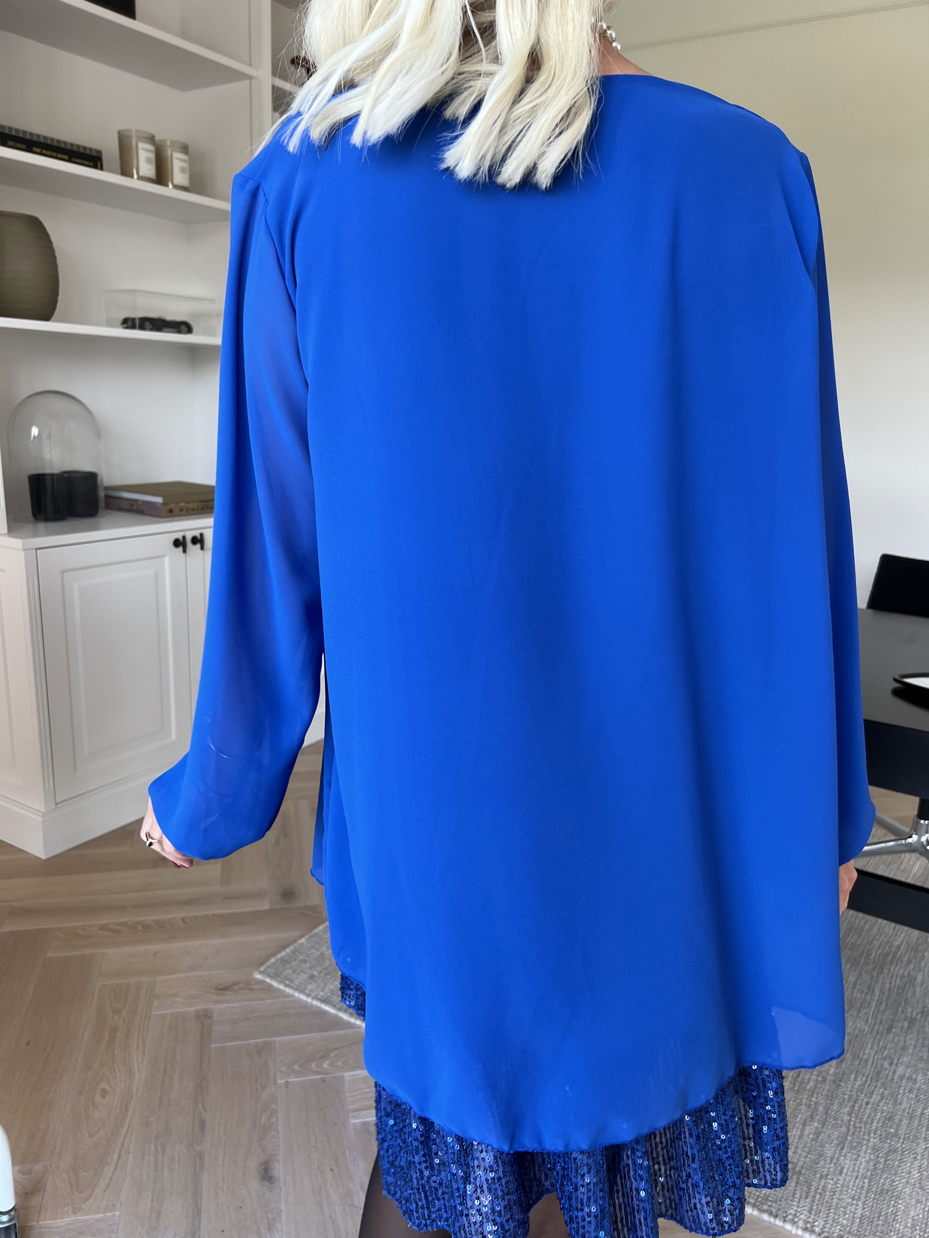 Kamilla - Festklar tunikakjole med chiffonlag og pailletter