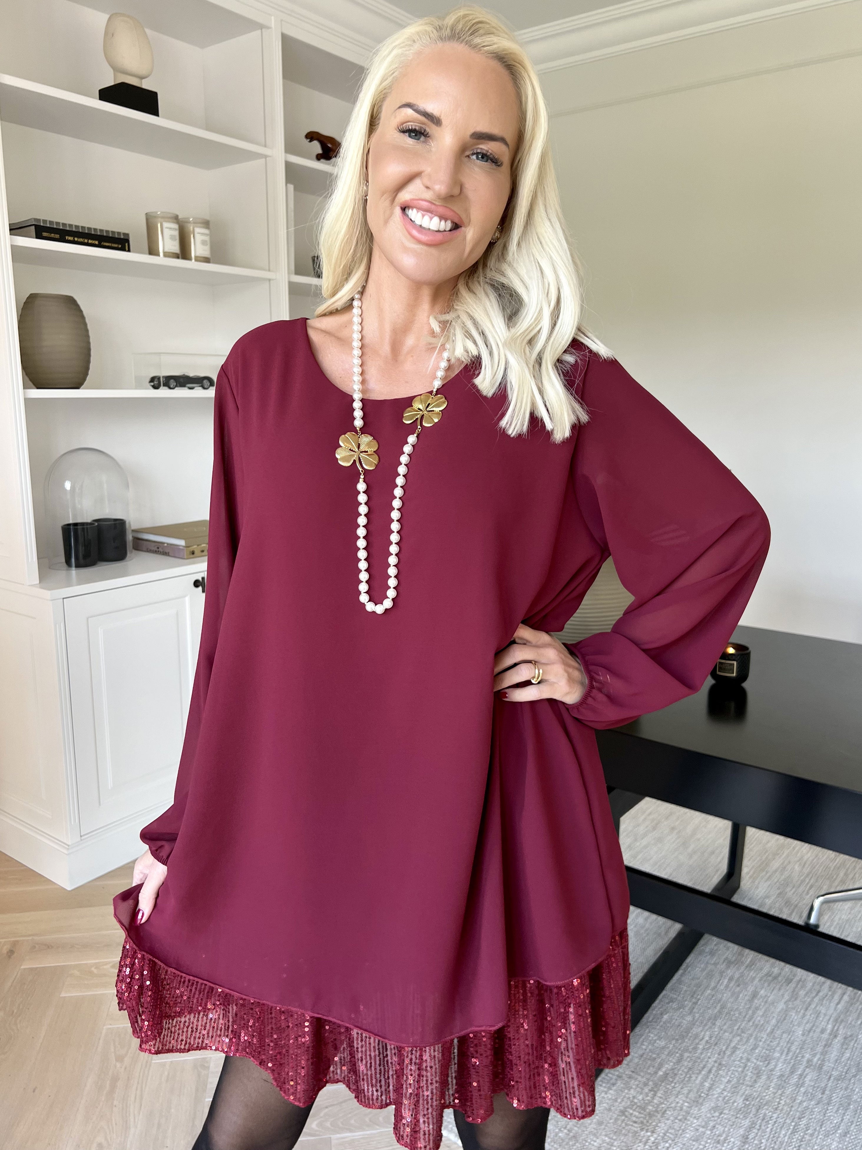 Kamilla - Festklar tunikakjole med chiffonlag og pailletter