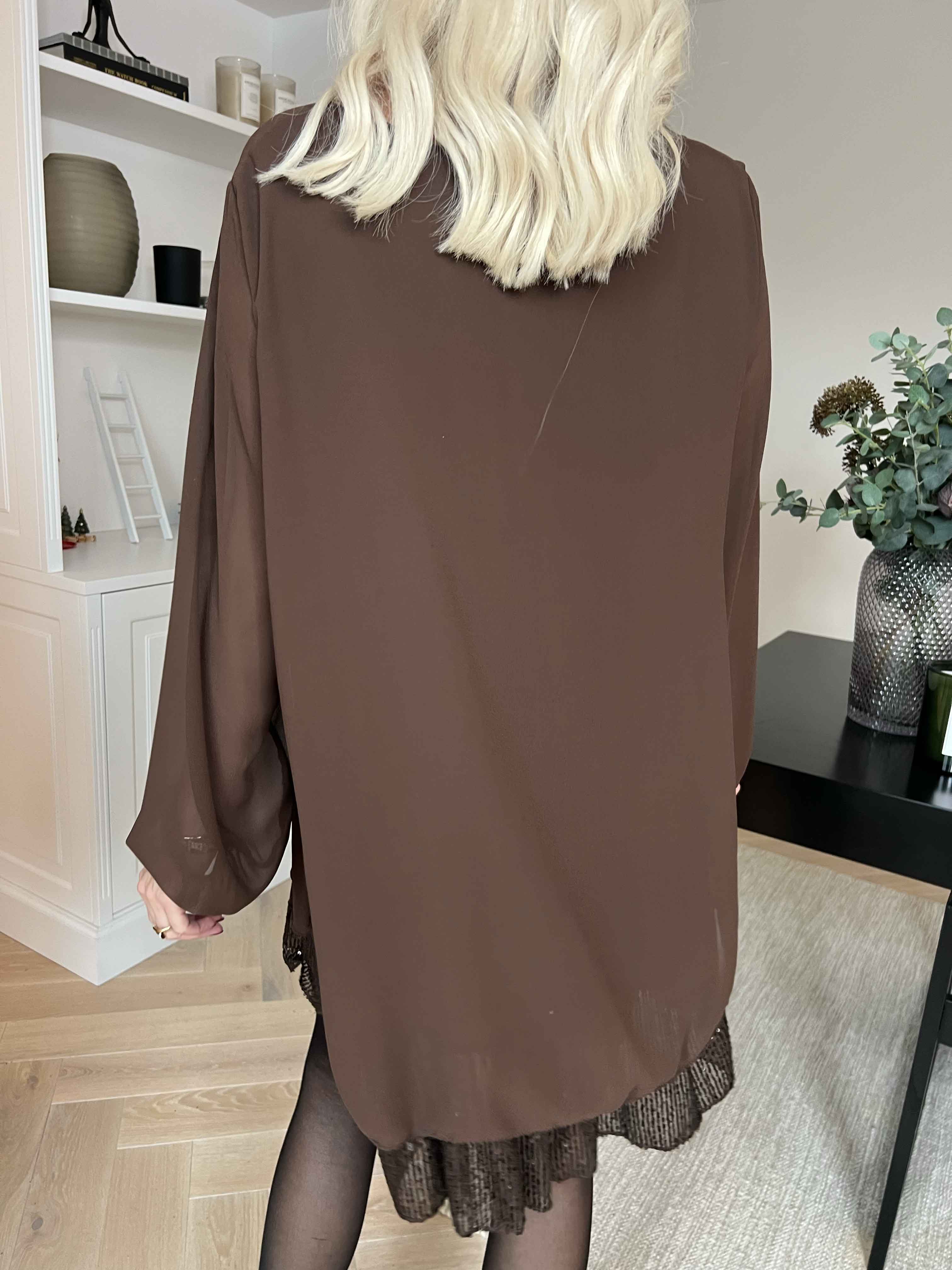 Kamilla - Festklar tunikakjole med chiffonlag og pailletter