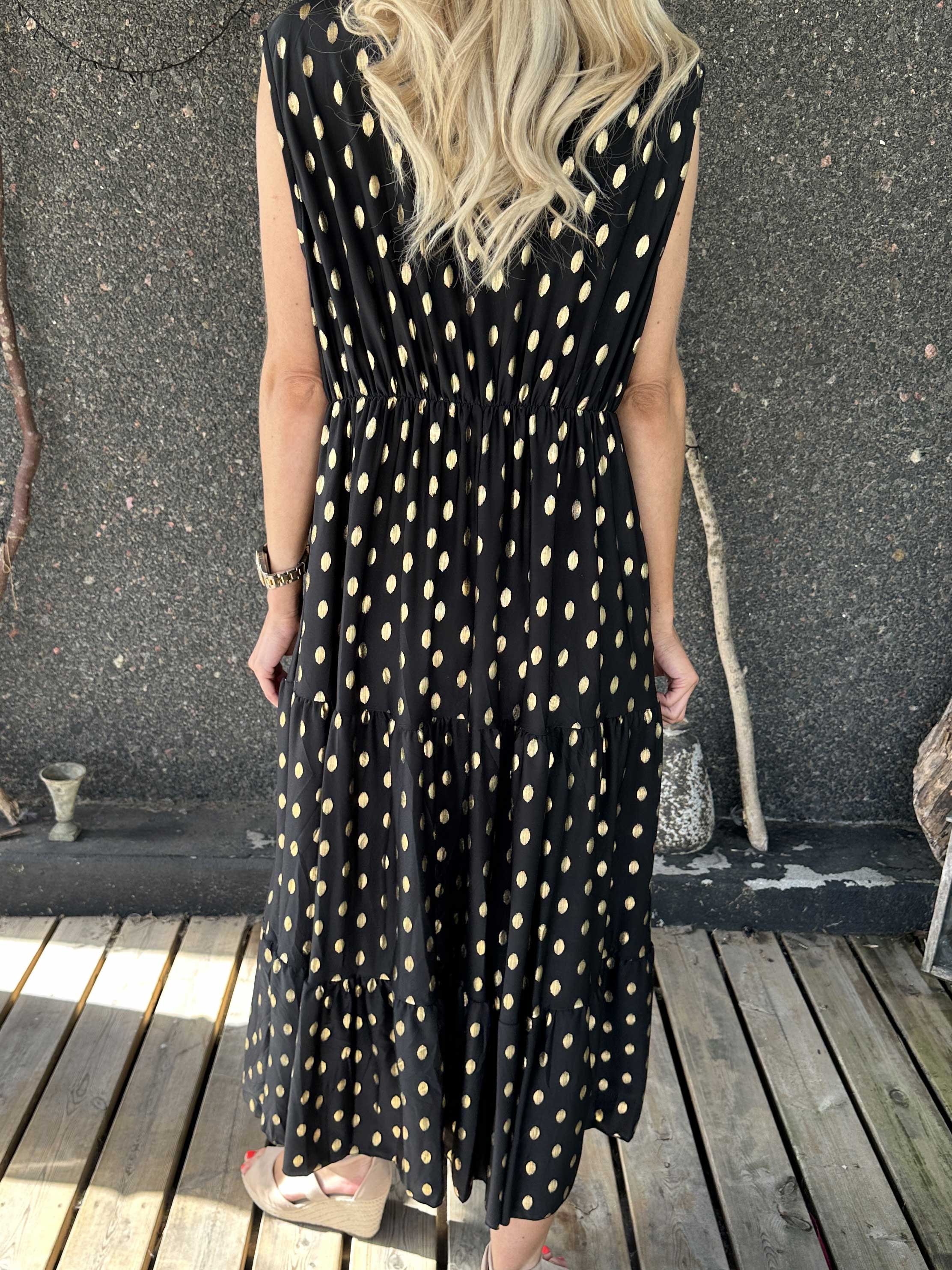 Karini Gold - Lang elastisk kjole med guld dutter